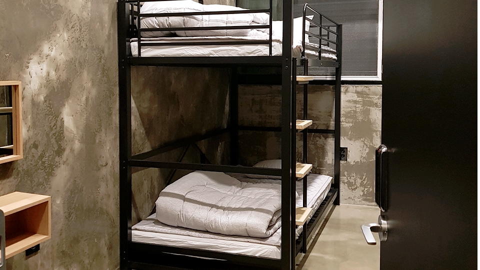 남자도미토리 6인실