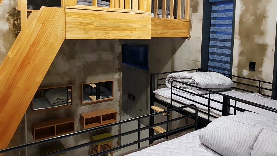 여자도미토리 7인실