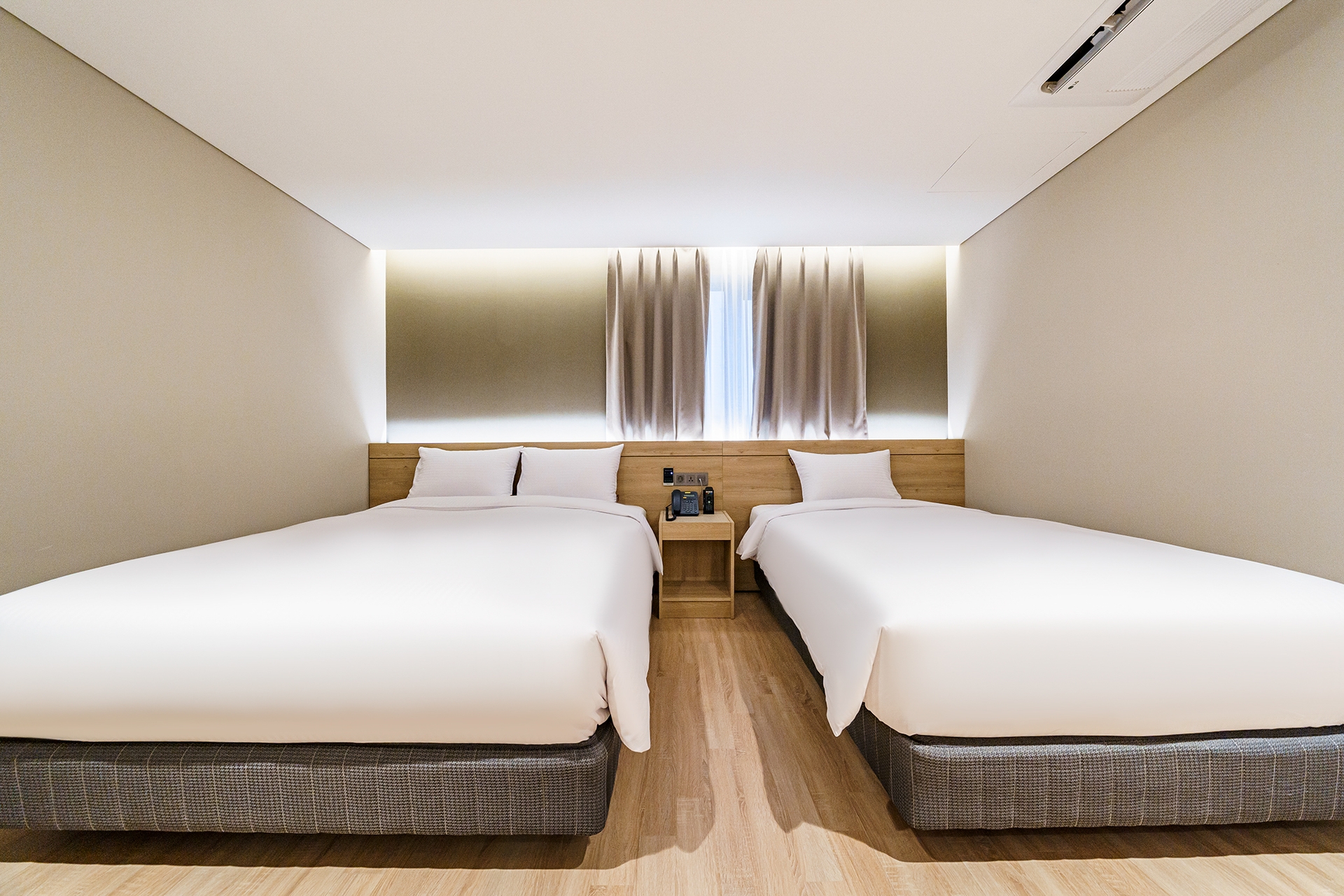 디럭스 패밀리 트윈