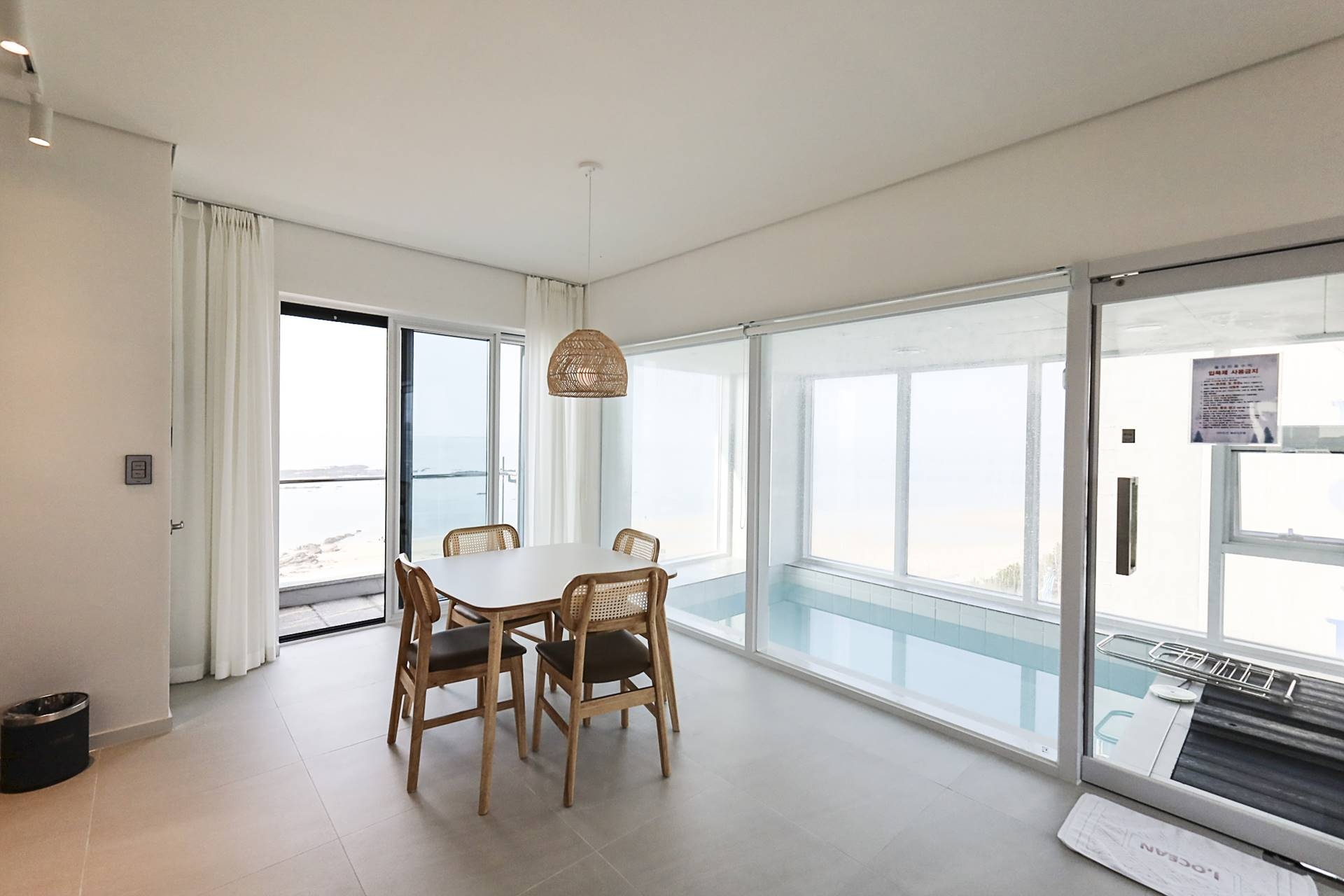 디럭스룸 201~901호