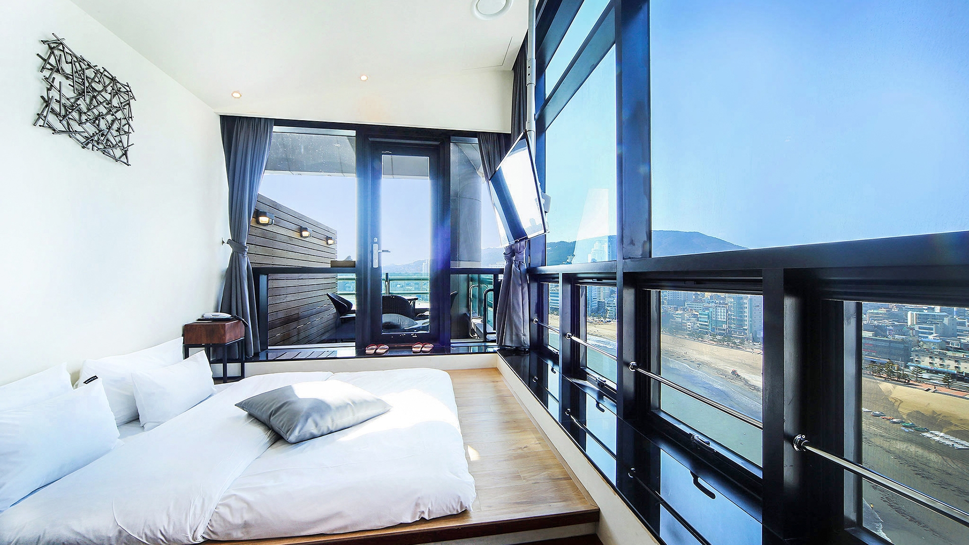 퍼스트 루프탑 플로어