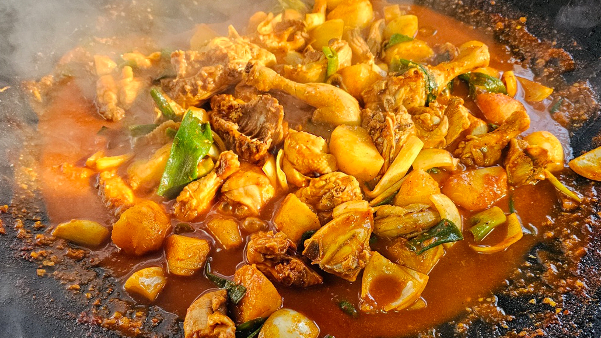 장작솥뚜껑닭볶음탕