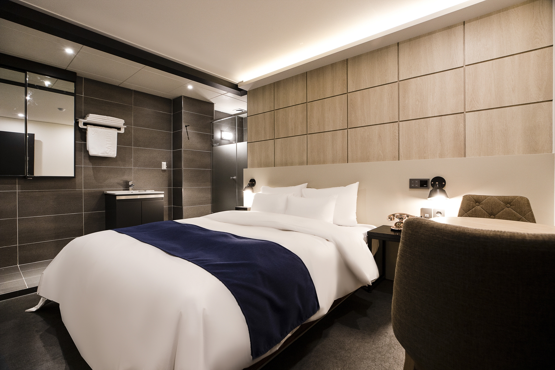 스탠다드 (넷플릭스, 유튜브 무료시청