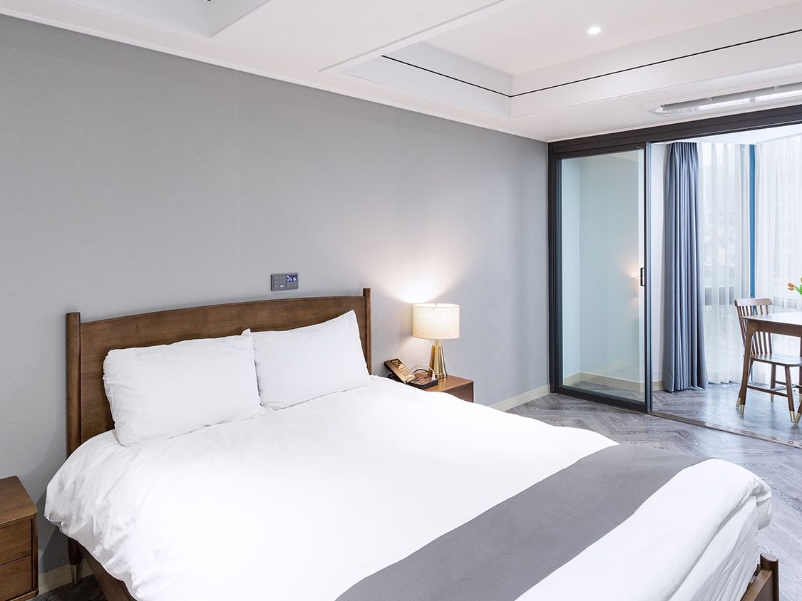 수페리어 더블룸 하프오션뷰