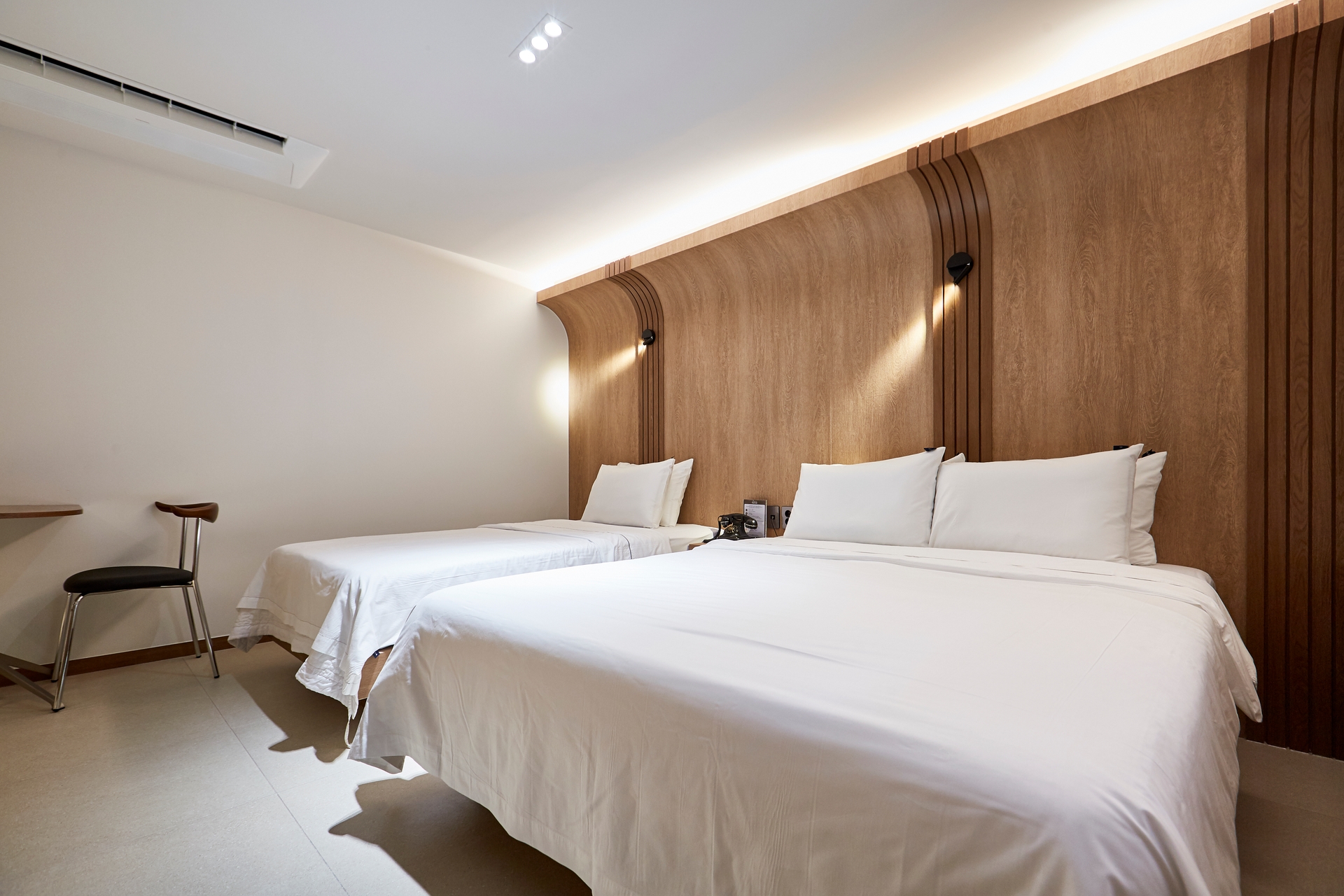 디럭스 비즈니스 트윈