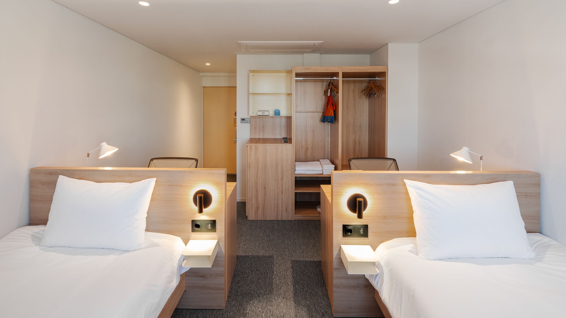 Stay Twin (Ocean View)