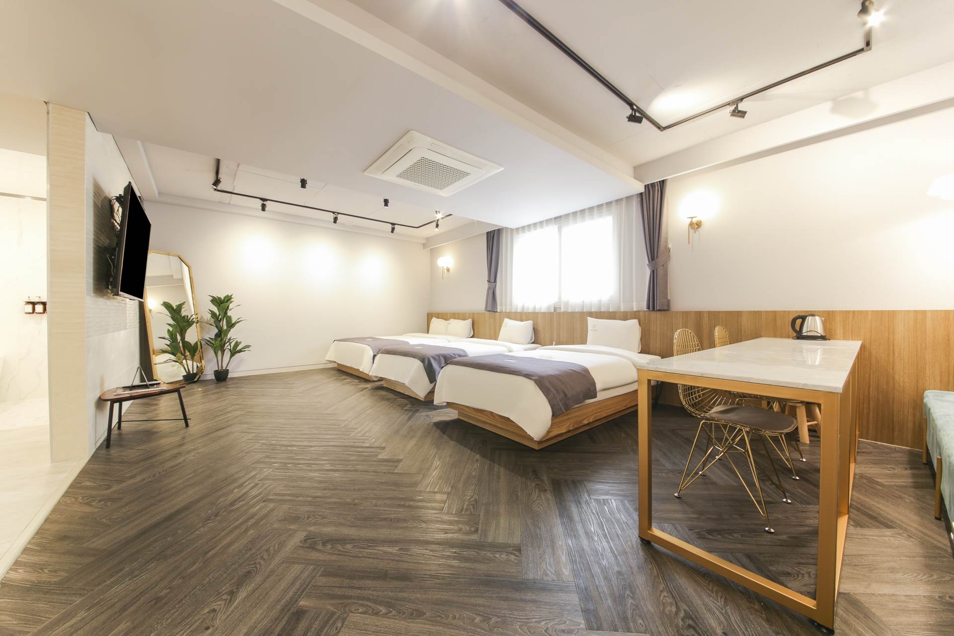 패밀리 트리플 (넷플릭스 무제한시청가