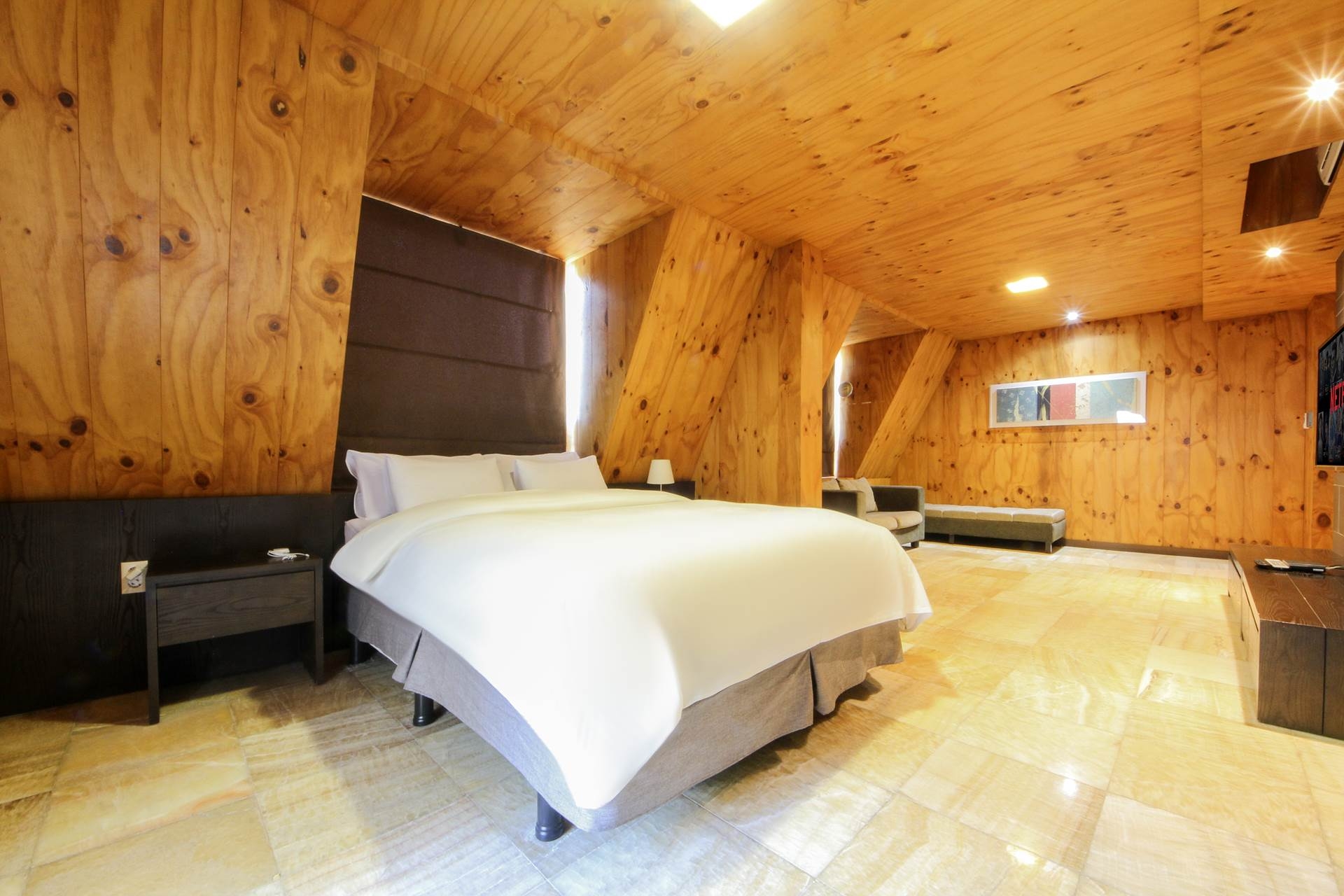 로얄스위트 (넷플릭스, 사우나, 욕조