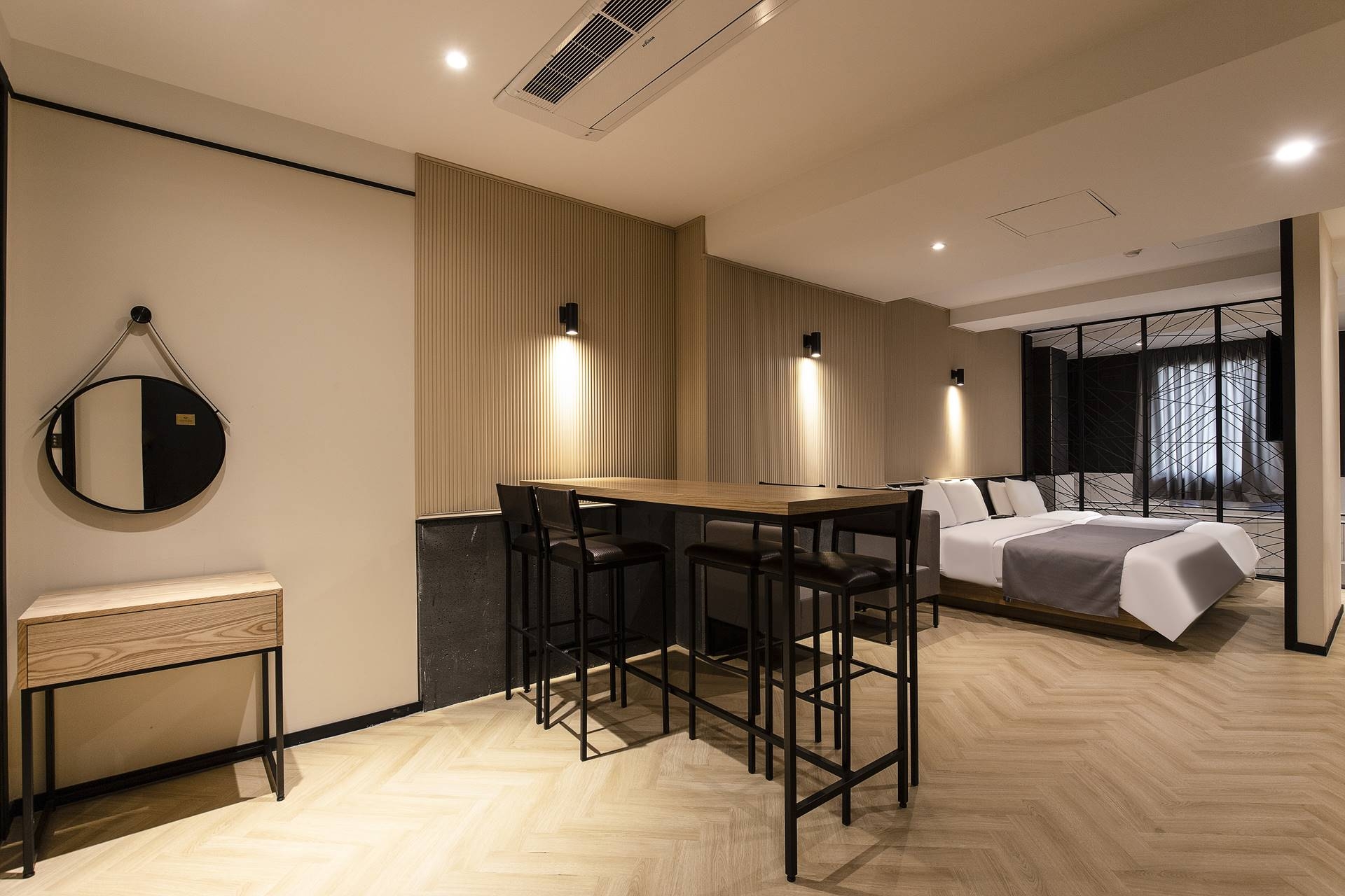 Family Suite A(75TV,