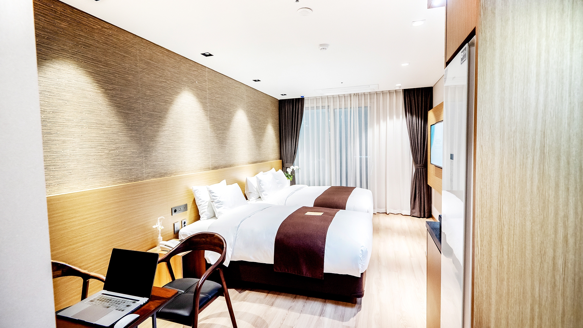 디럭스 패밀리 트윈