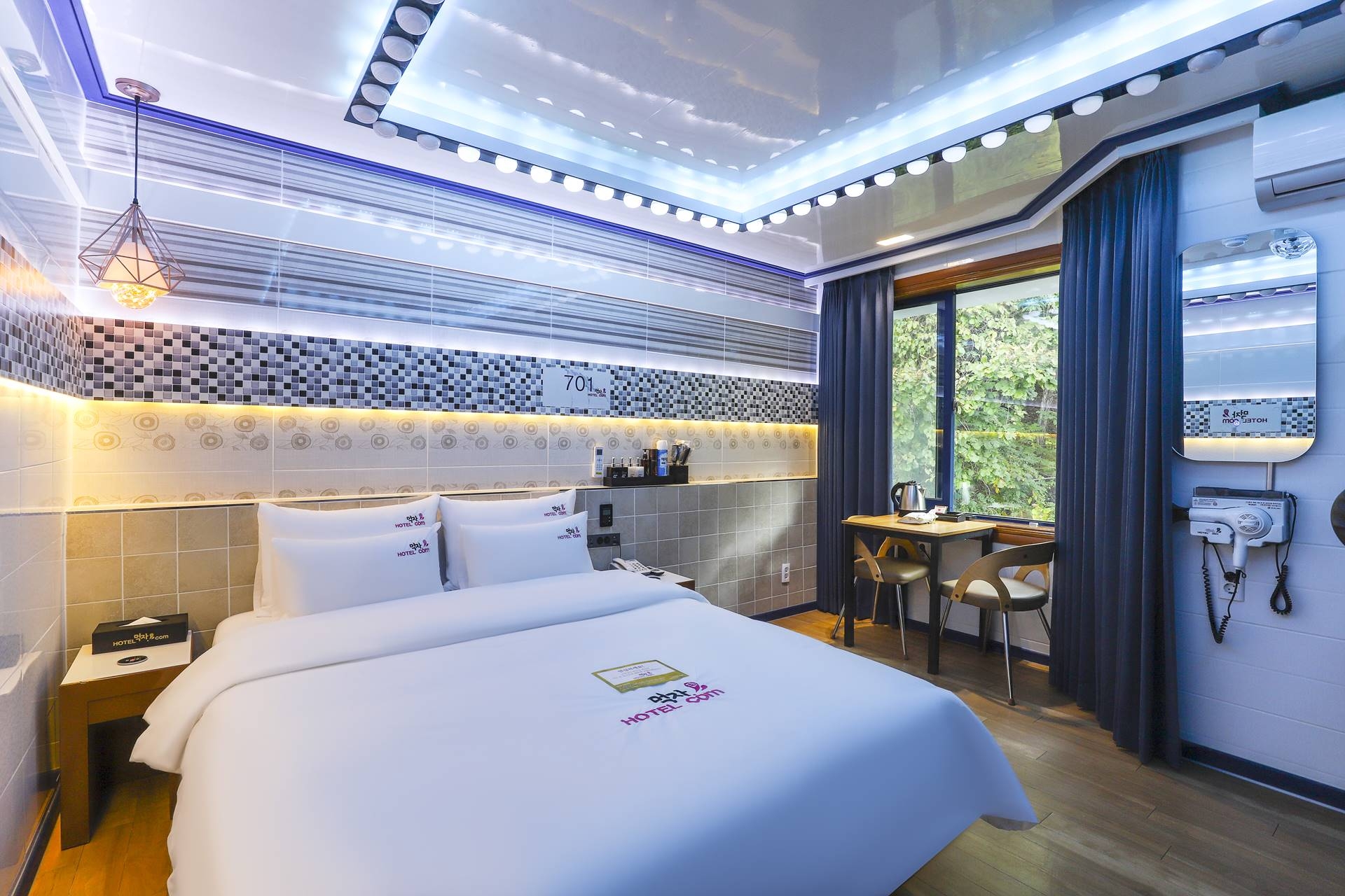 엔터테인먼트 ROOM