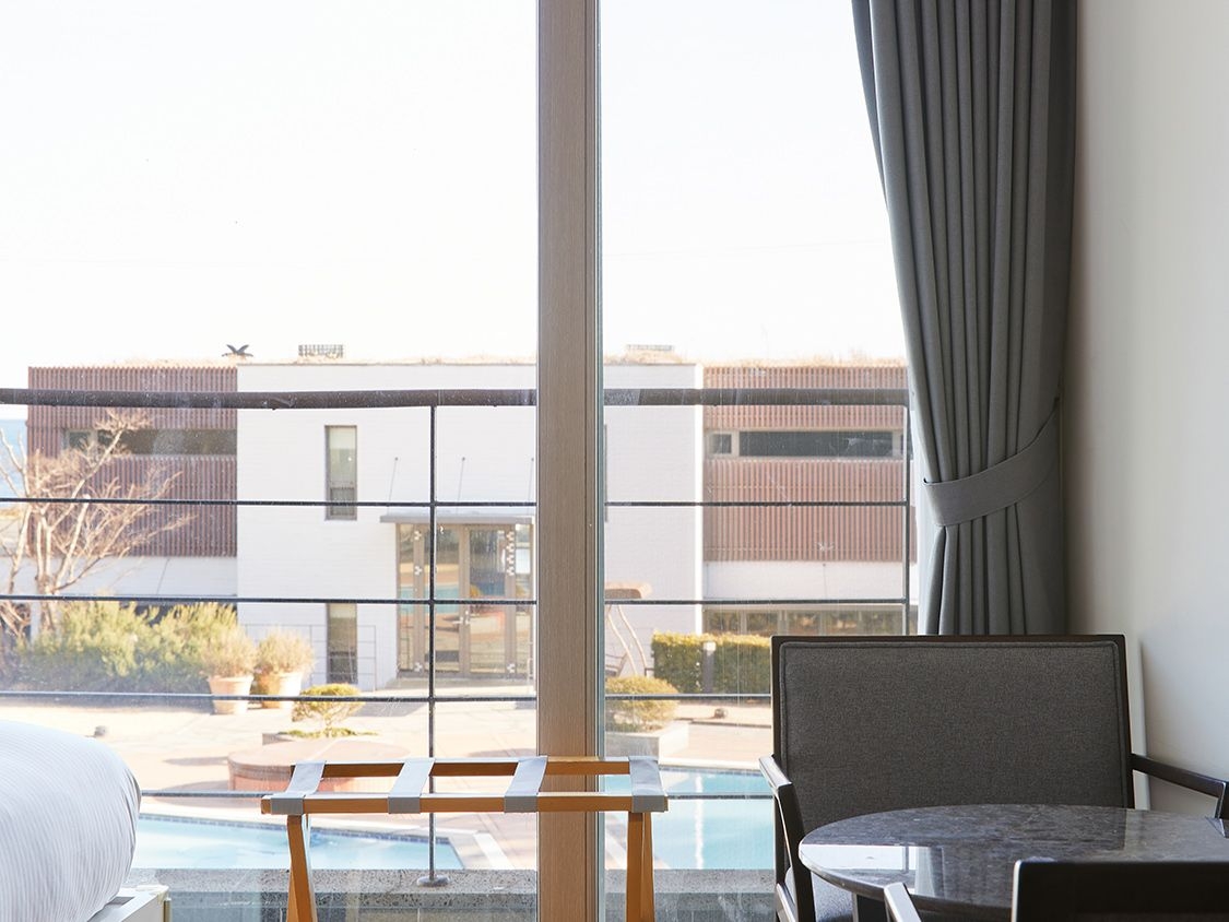 [본관] 패밀리 트윈(수영장전망)