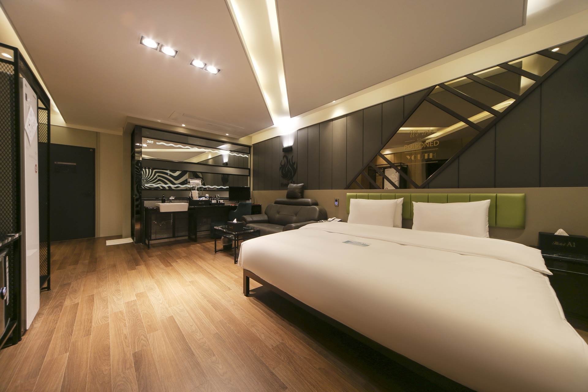 디럭스 스위트 *조식 2인 포함* (