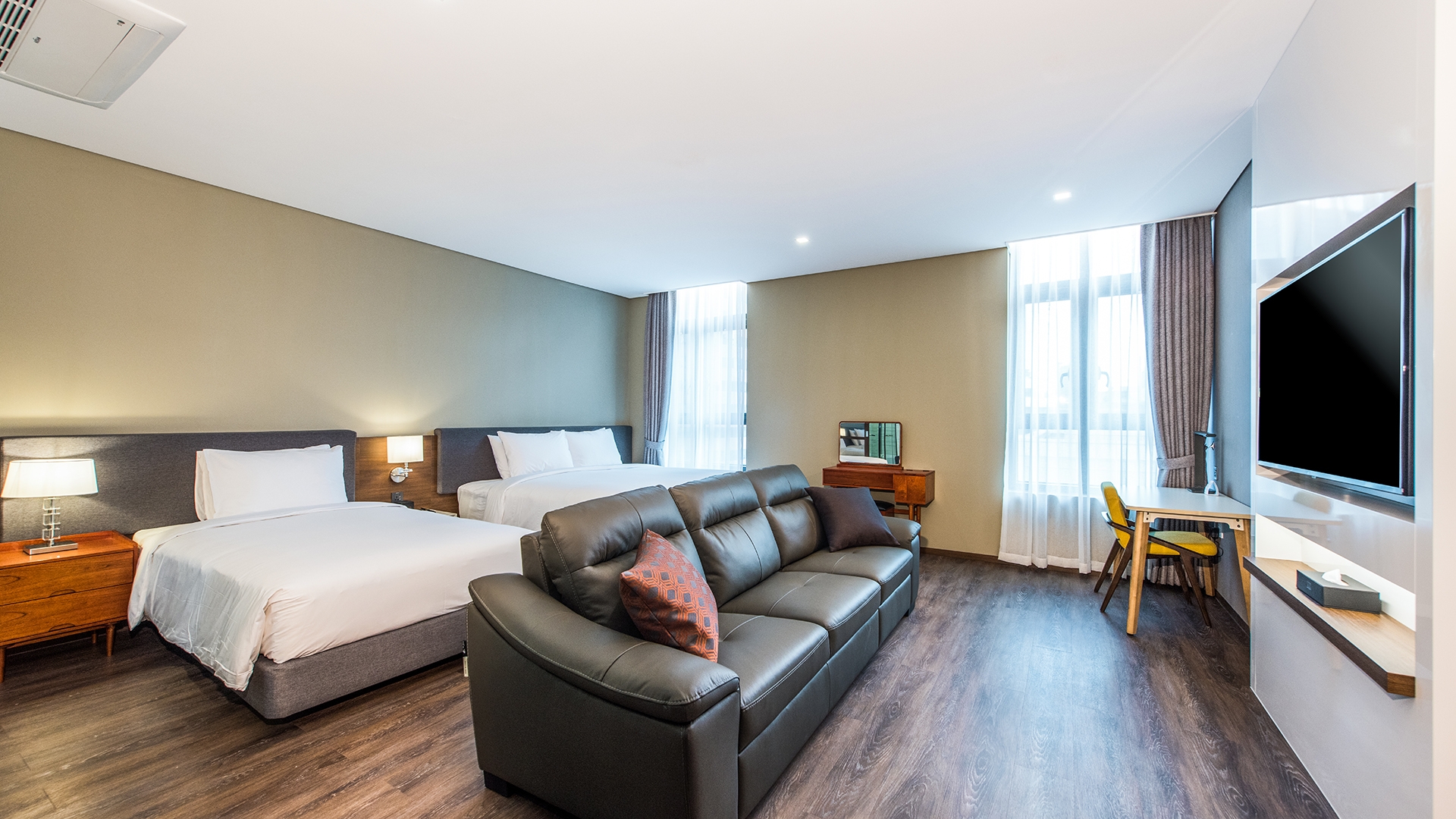 디럭스 패밀리 스튜디오