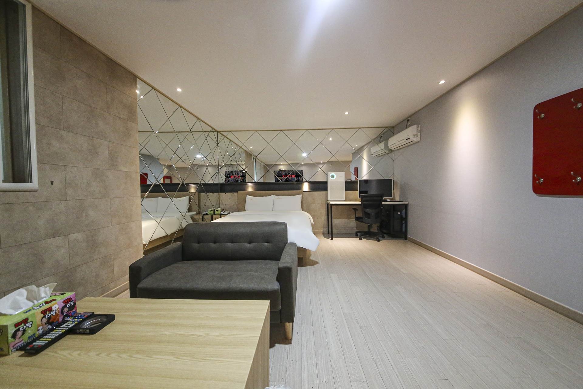 특실-게임1PC,미러룸,스타일러