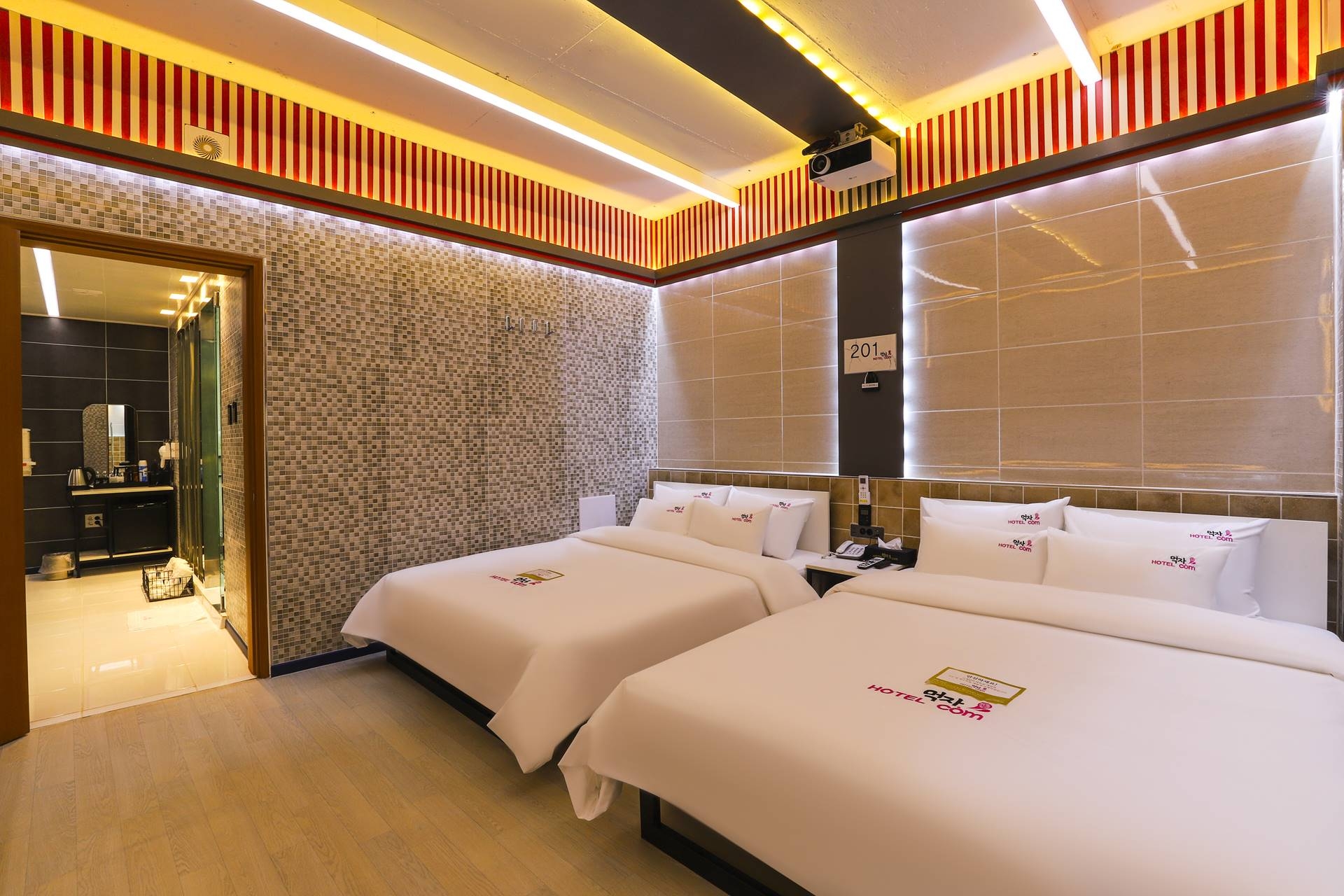 슈퍼 히어로 ROOM