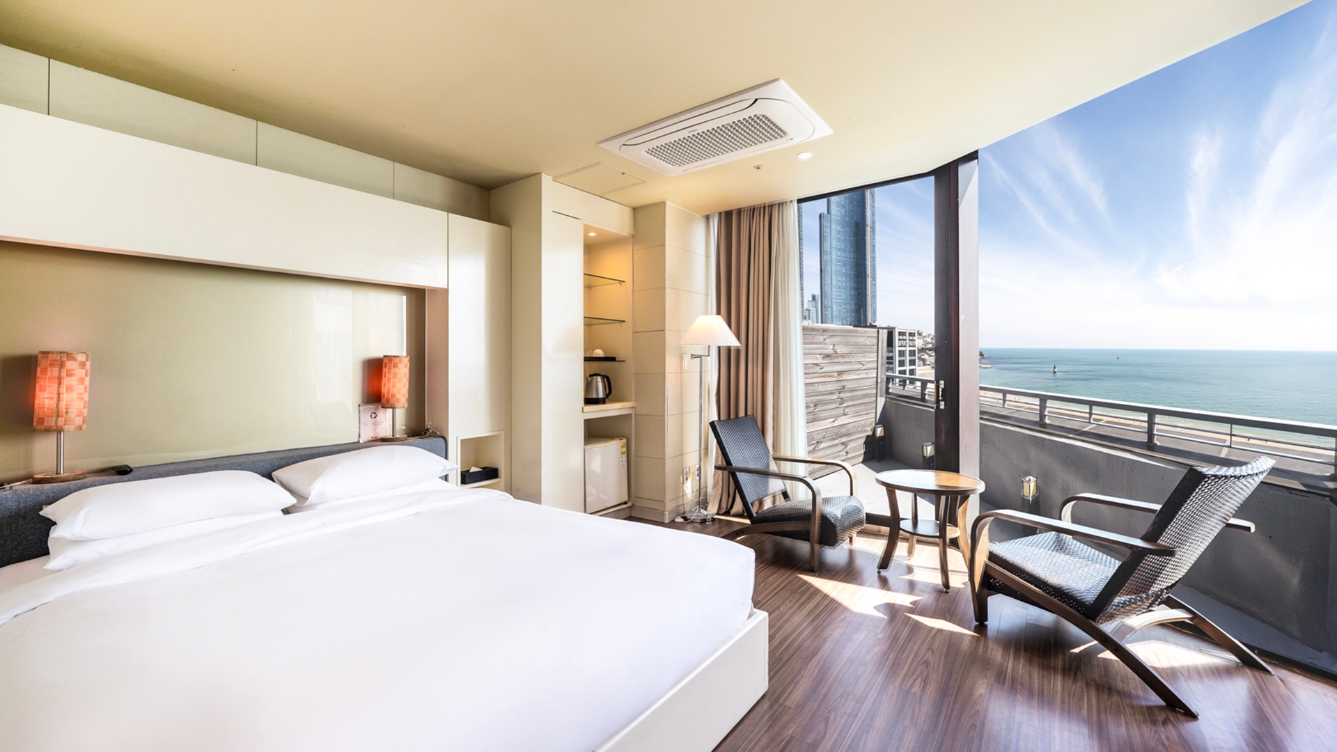 이그제큐티브 스위트 와이드 테라스 (오션뷰)