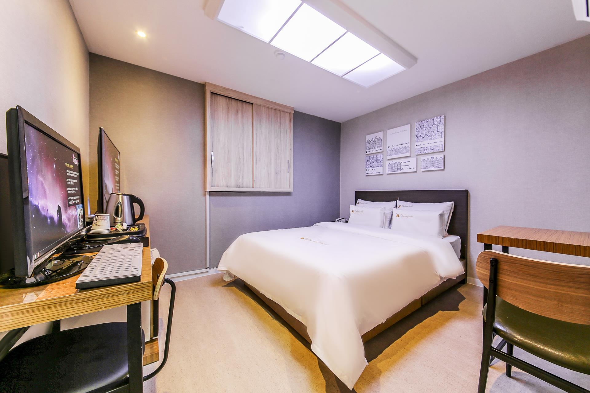 일반실(공기청정기&넷플릭스)