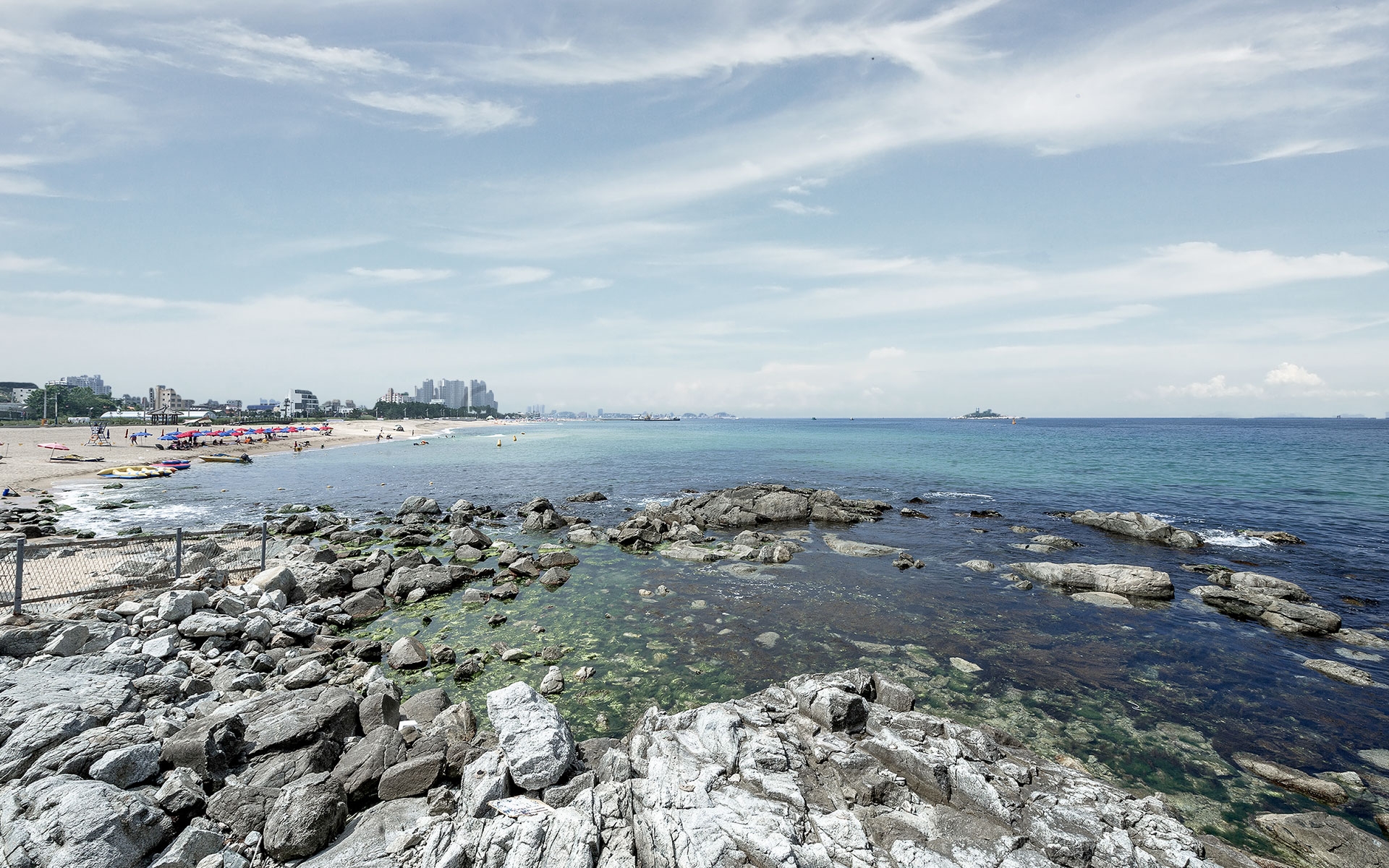 펜션 앞 해수욕장