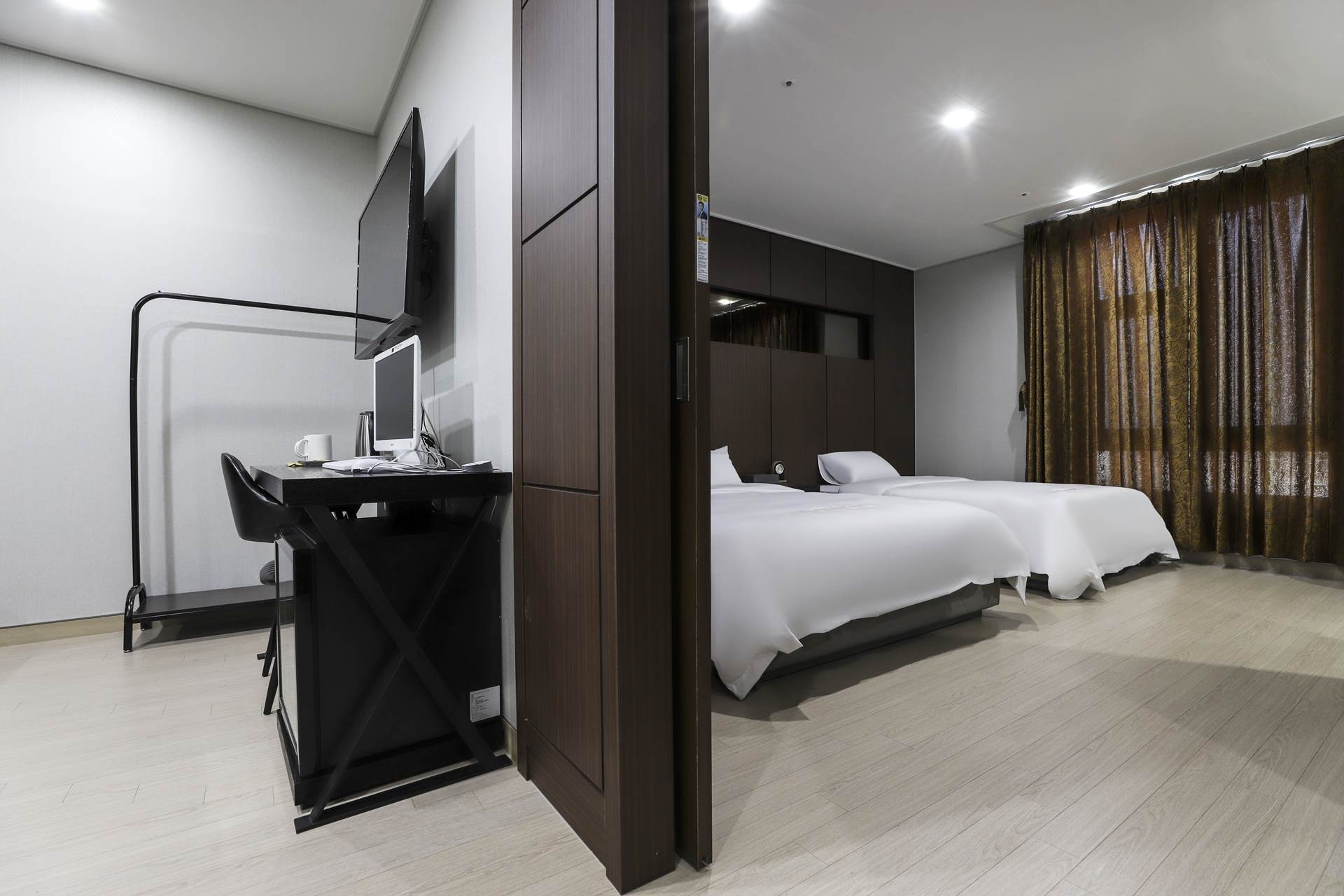 커넥팅 스위트(유투브, 넷플릭스 시청