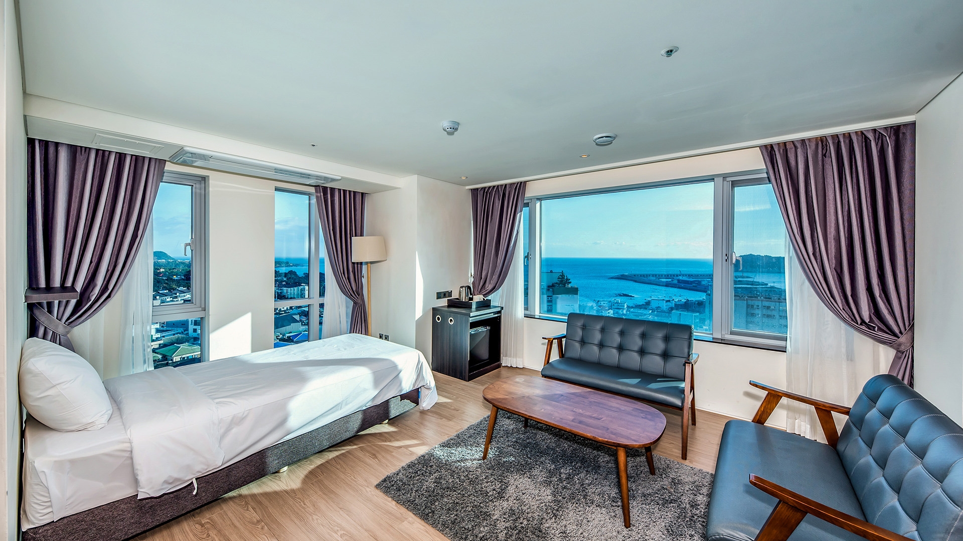 더 퍼스트 스위트