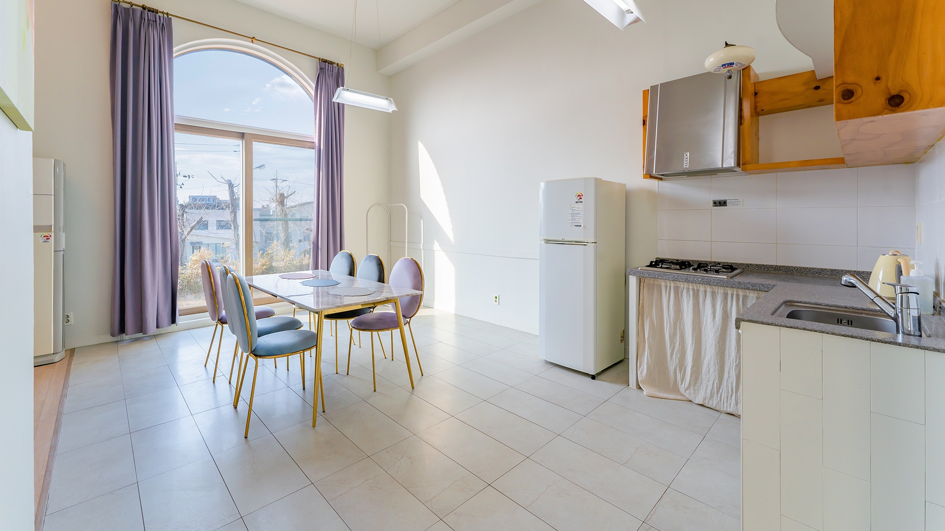 말리룸(two room) 103호