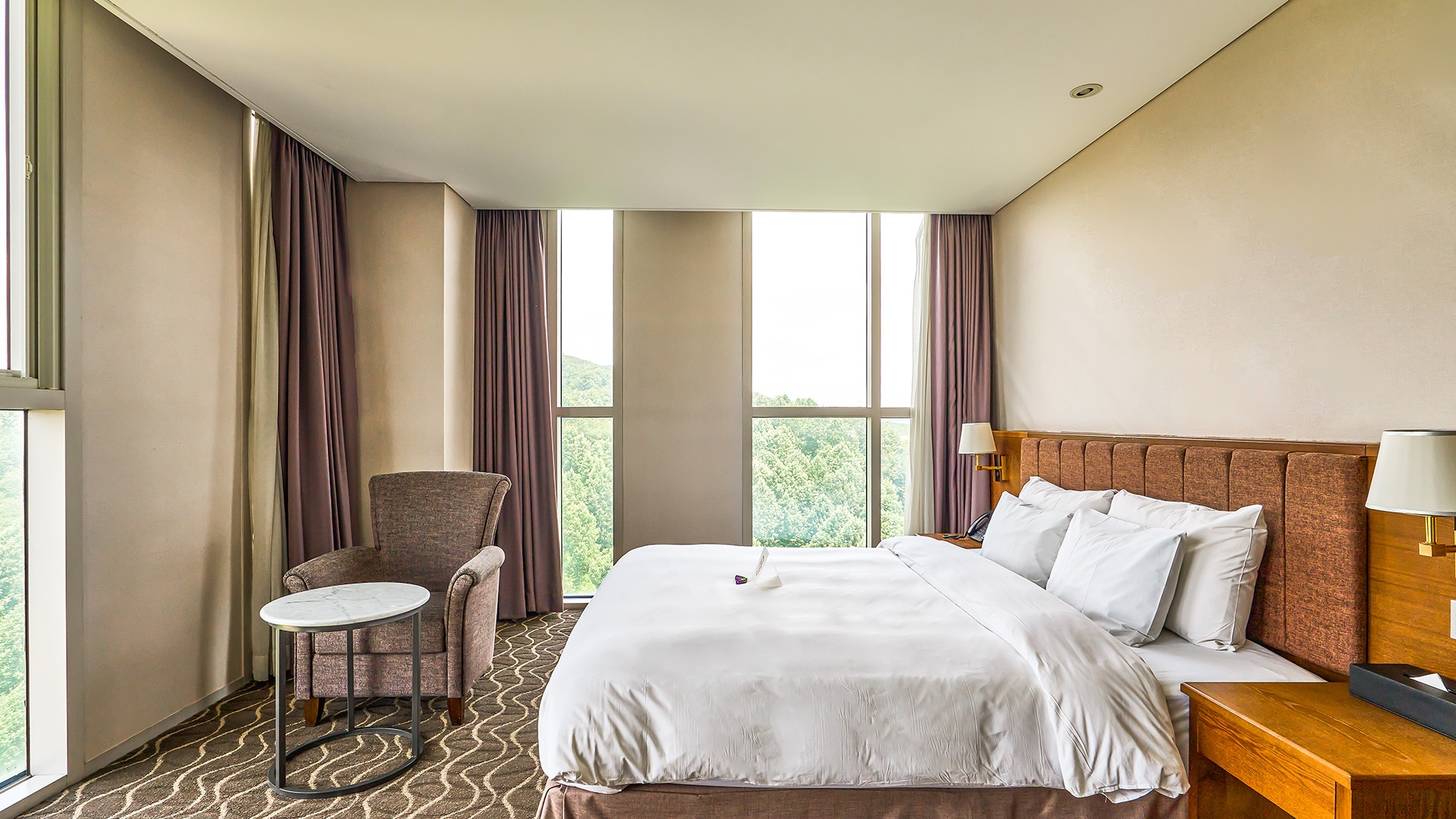 프리미엄 코너 위드 씨티뷰