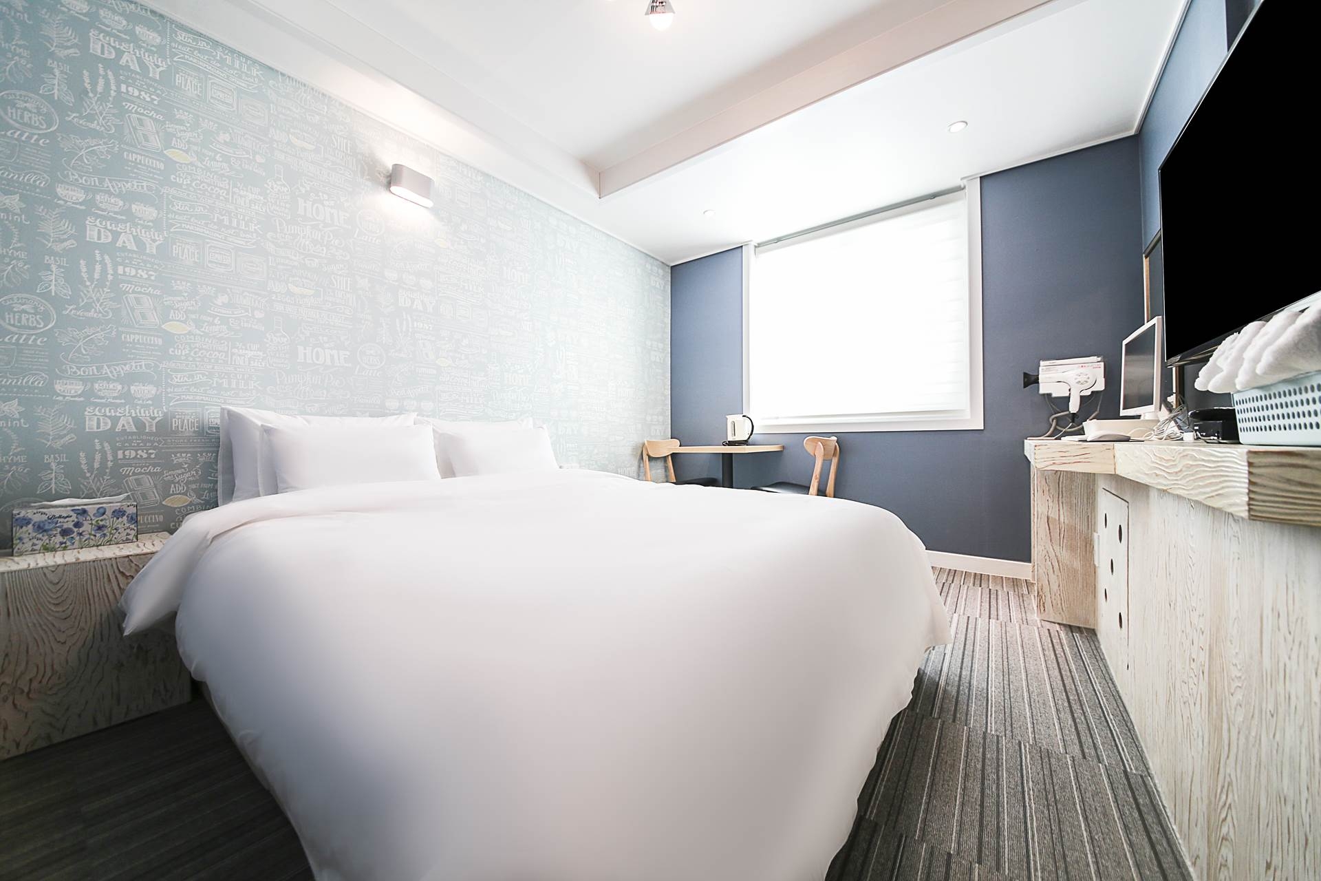 디럭스(숙소문의)