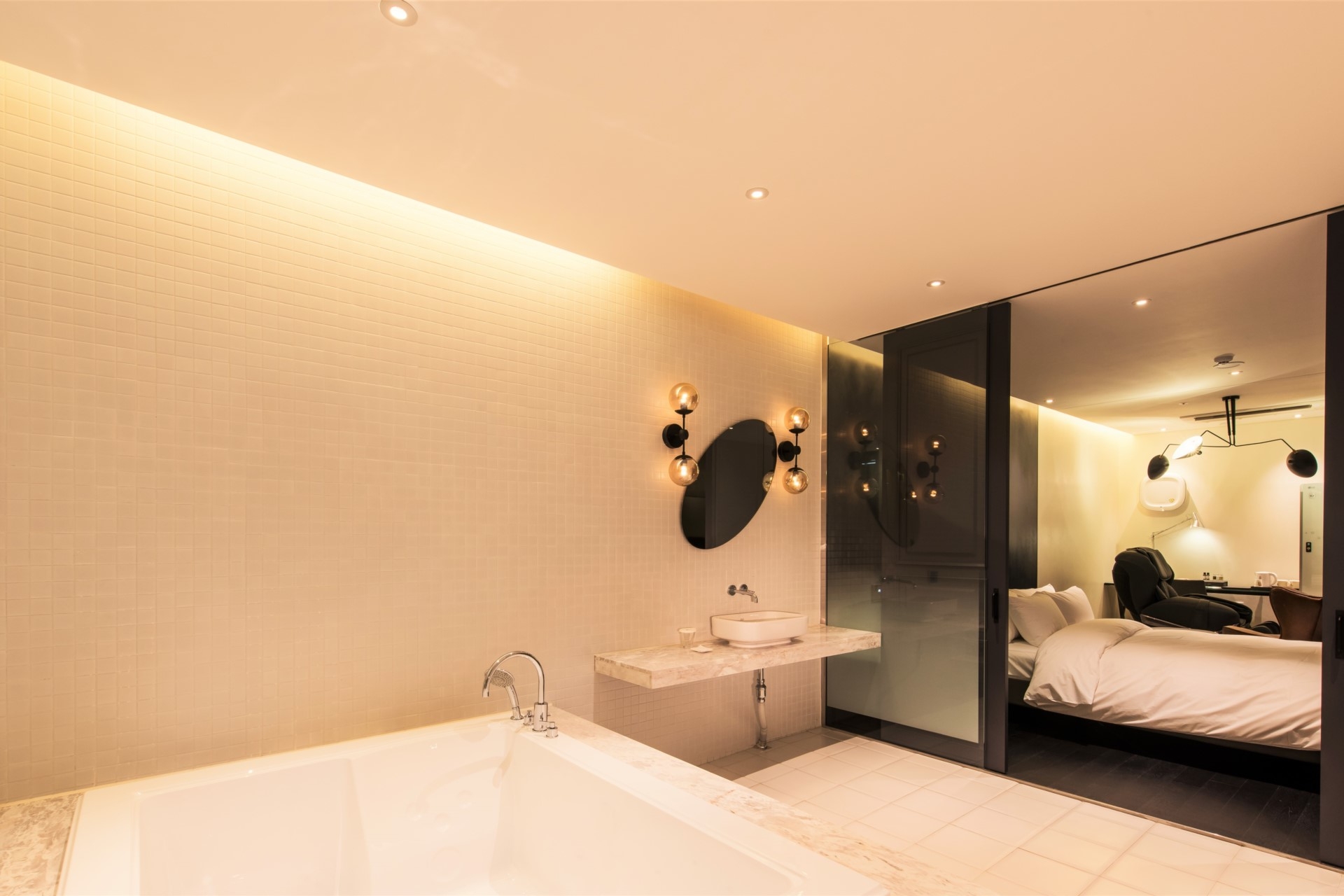 [투숙객 조식 무료] 스파 스위트 더