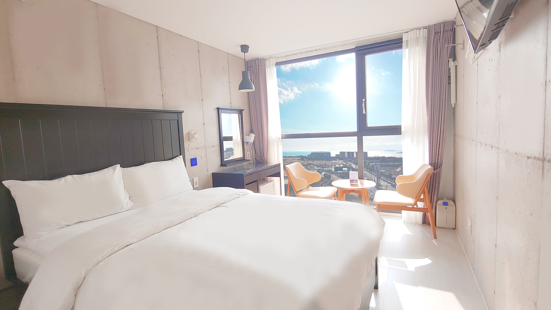 퀸 베드 룸 하프오션뷰