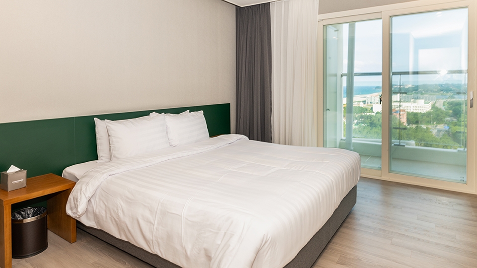 디럭스 투룸 하프오션