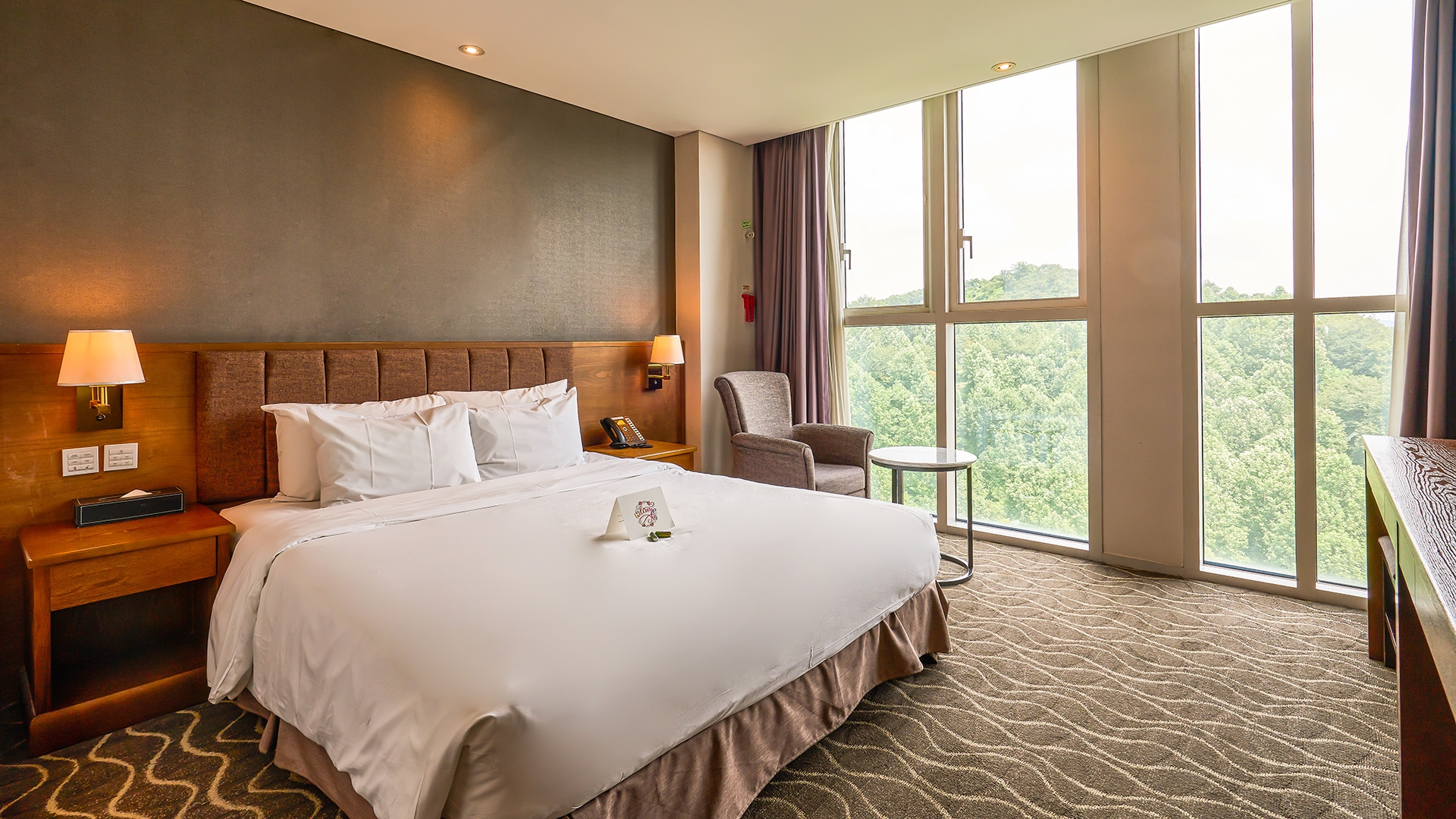 스퀘어 1베드 위드 씨티뷰 