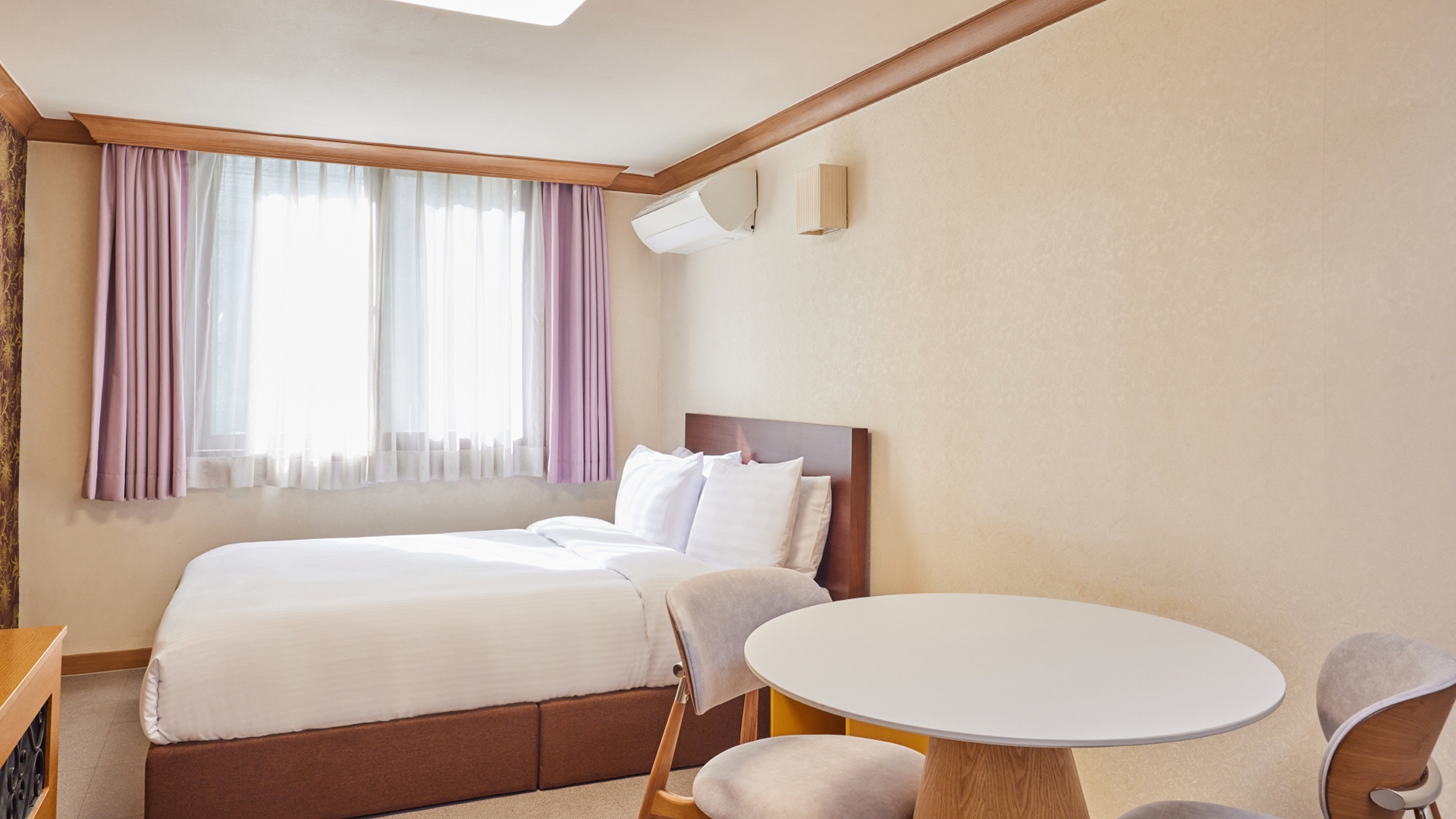 호텔 스탠다드 더블 (15평)