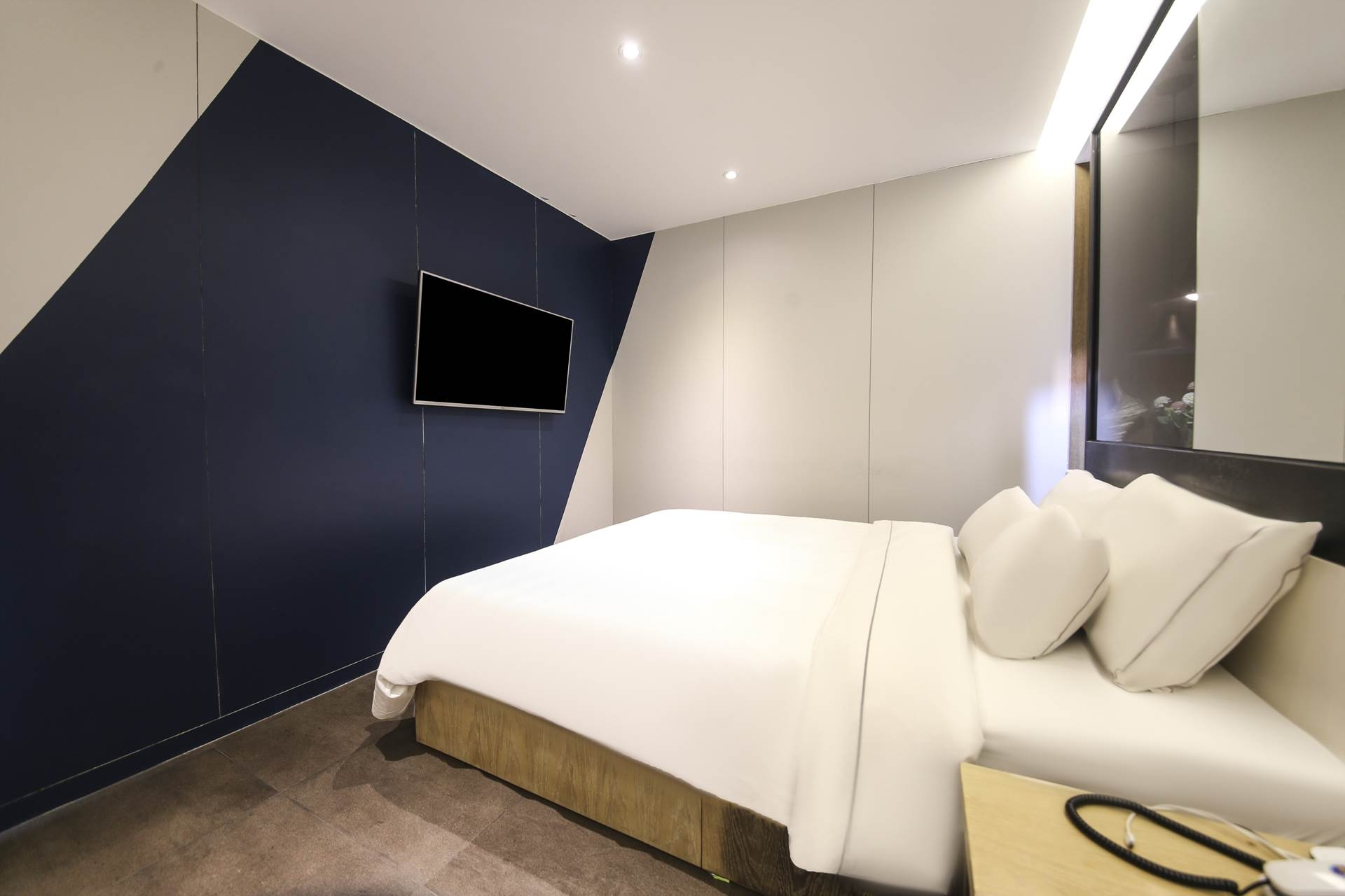 디럭스-주차불가(넷플릭스 유튜브