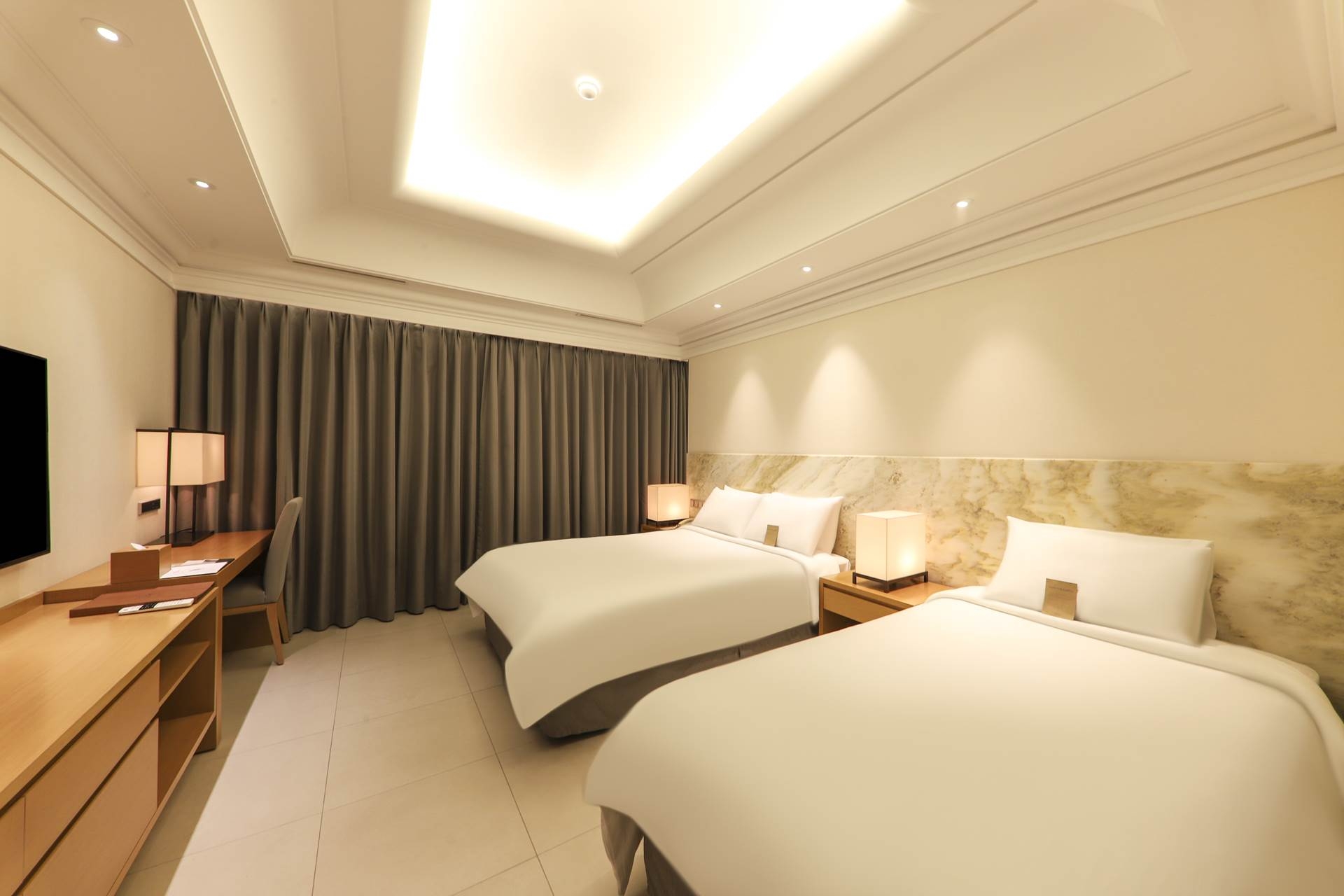 디럭스패밀리트윈A(더블+싱글)(시티뷰