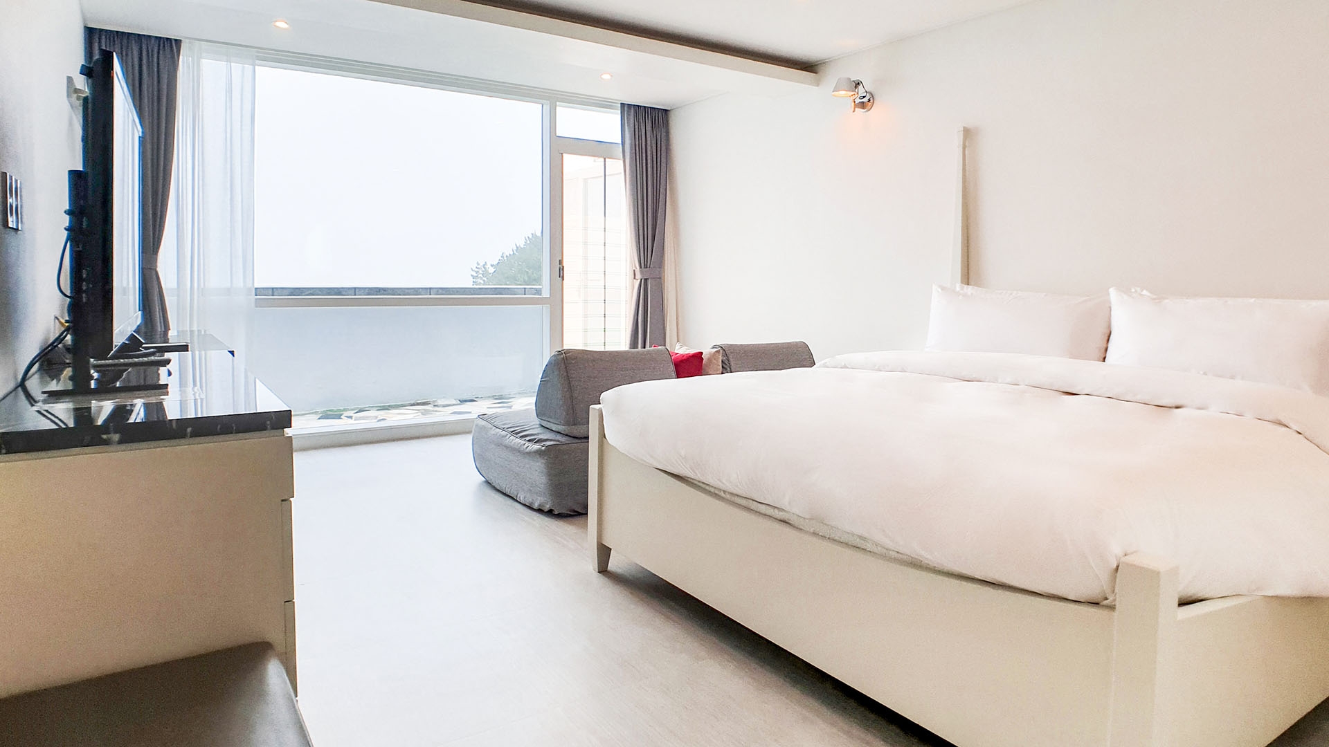 본관 디럭스 더블베드 (오션뷰)