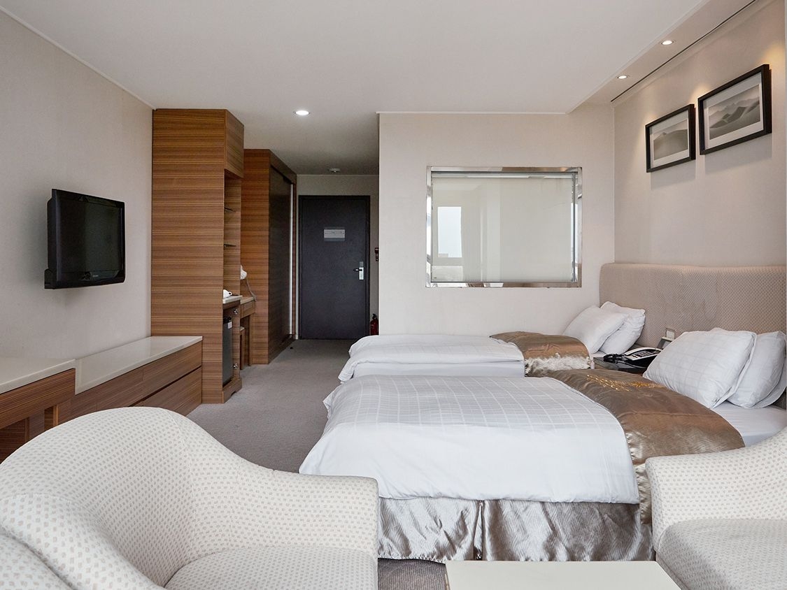 디럭스 트윈 (하프오션뷰)