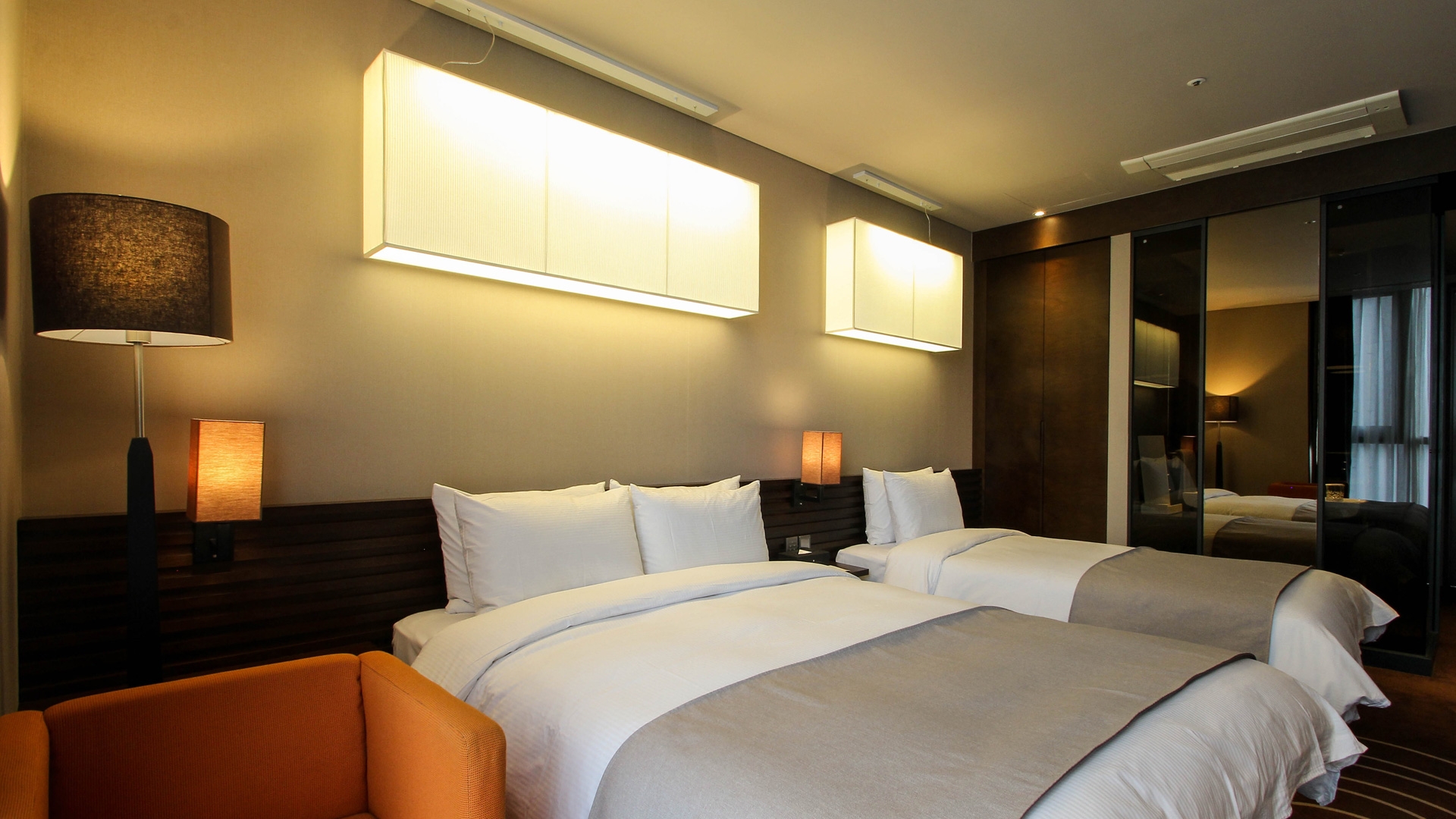 디럭스 패밀리 트윈, 레이디스 패밀리 트윈