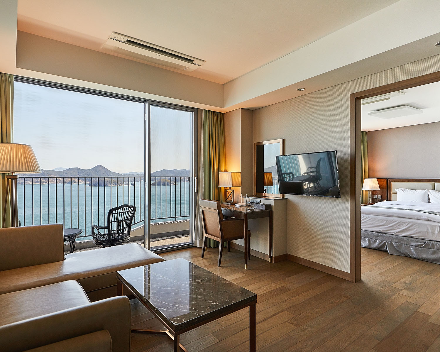 호텔형 세미스위트 더블