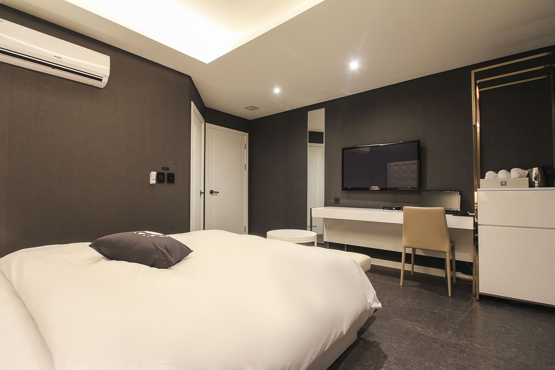 Deluxe(넷플릭스 전용)