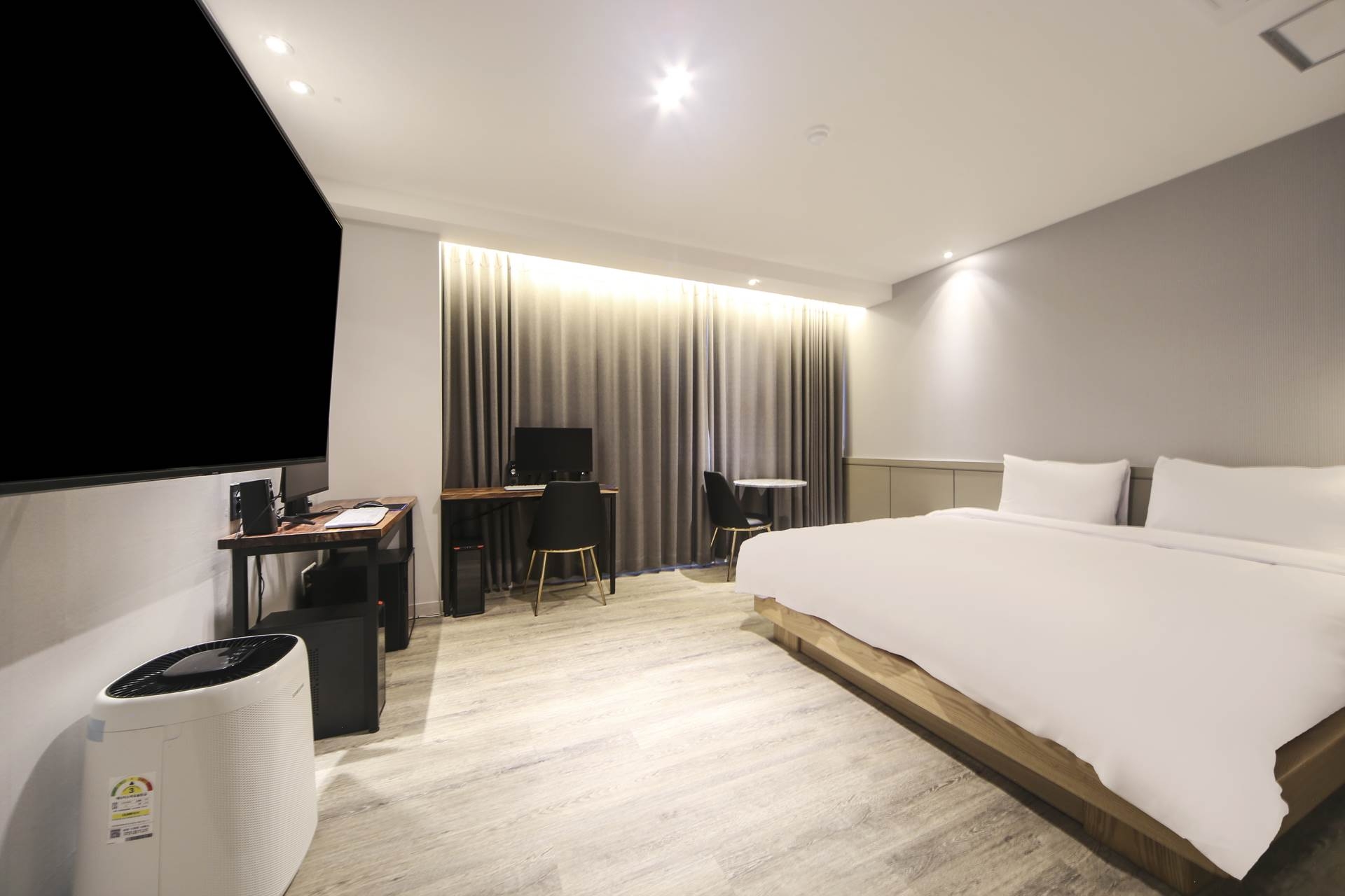 더블 PC룸(65인치 스마트TV, 공