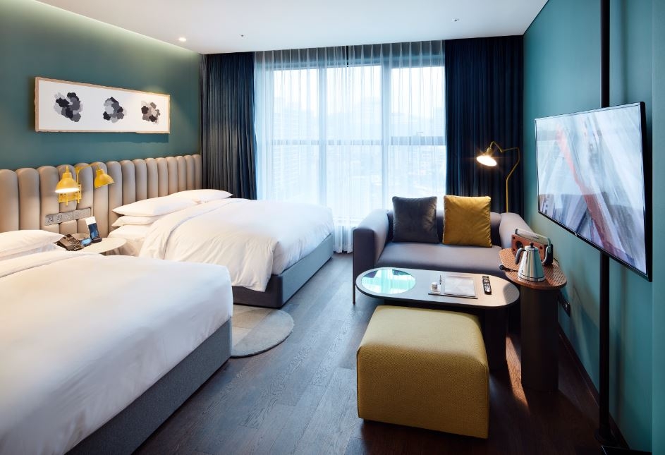 에디터 룸 (2 더블 베드)