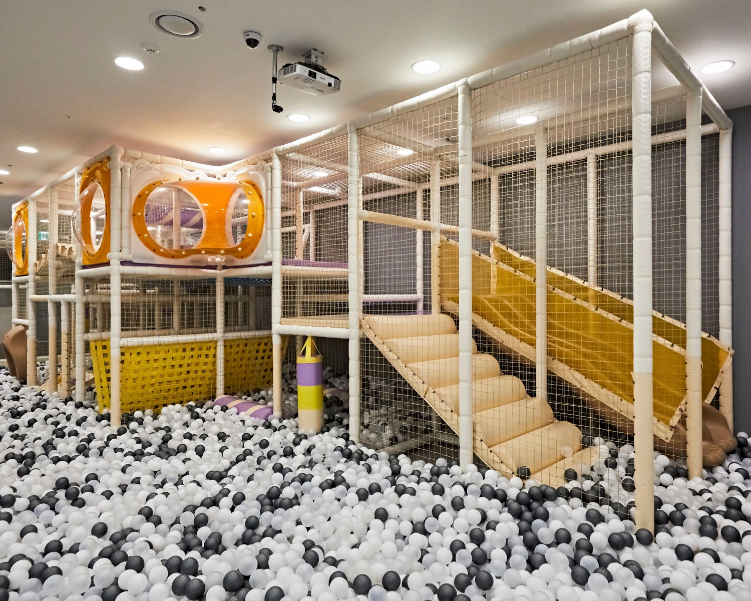 플레이토피아