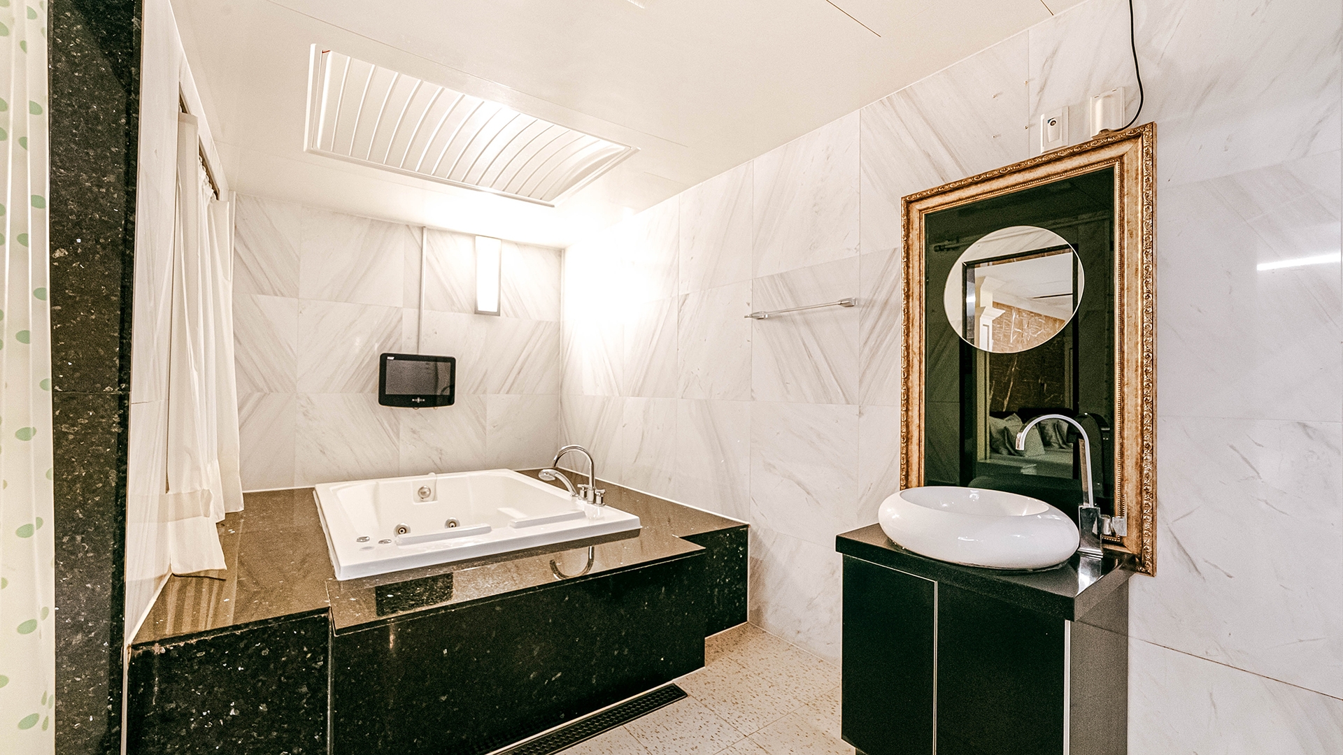 스위트 트윈 (체크인시 배정)