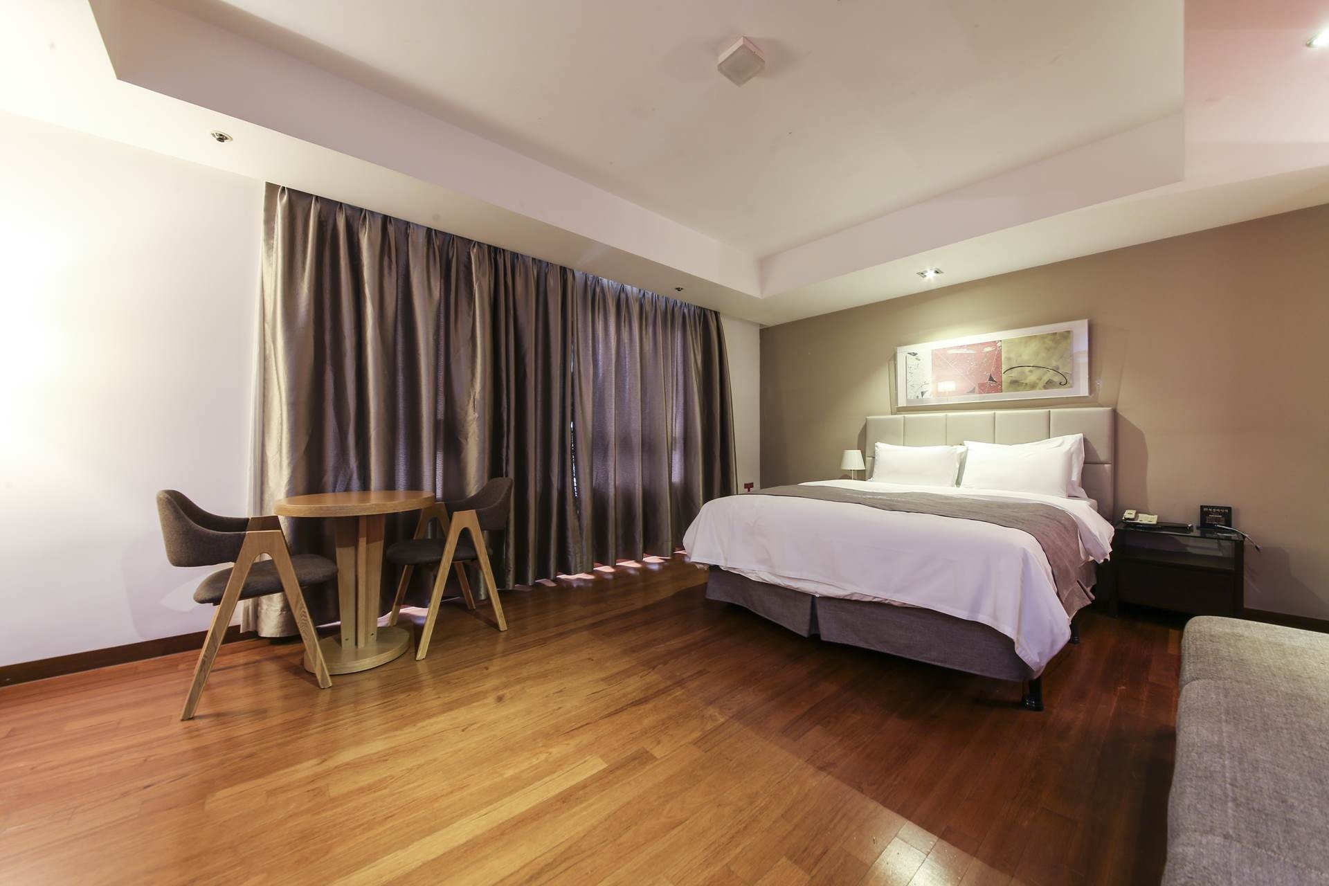 디럭스 (넷플릭스, 스타일러, 욕조)