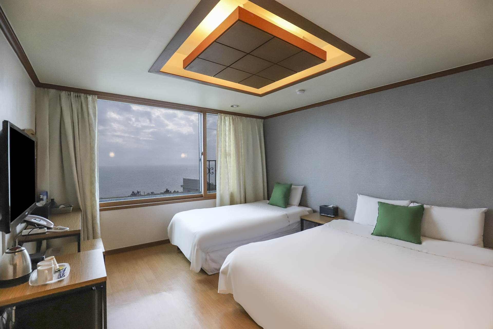 일몰 감상실(트윈)