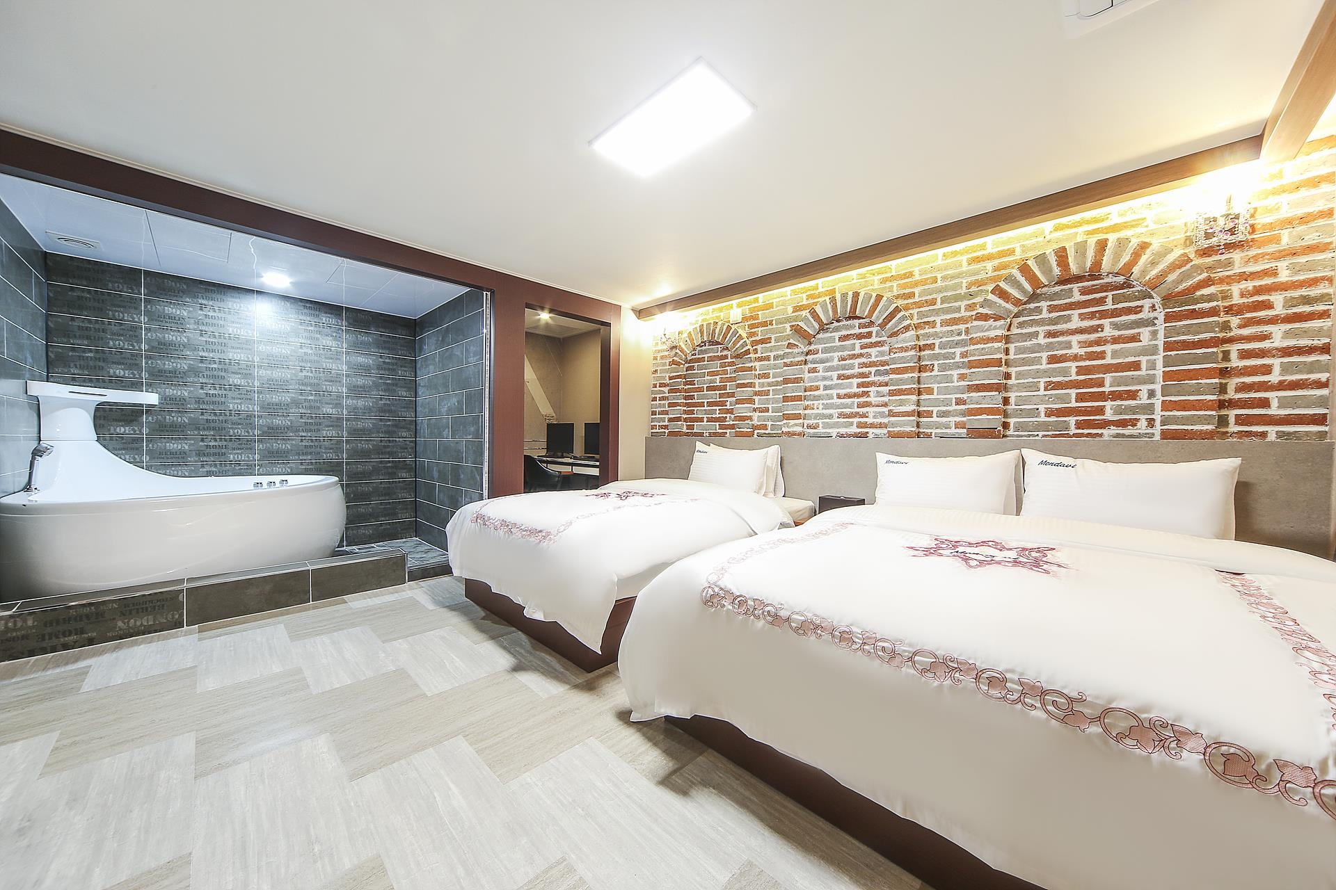 스위트(조식불포함)