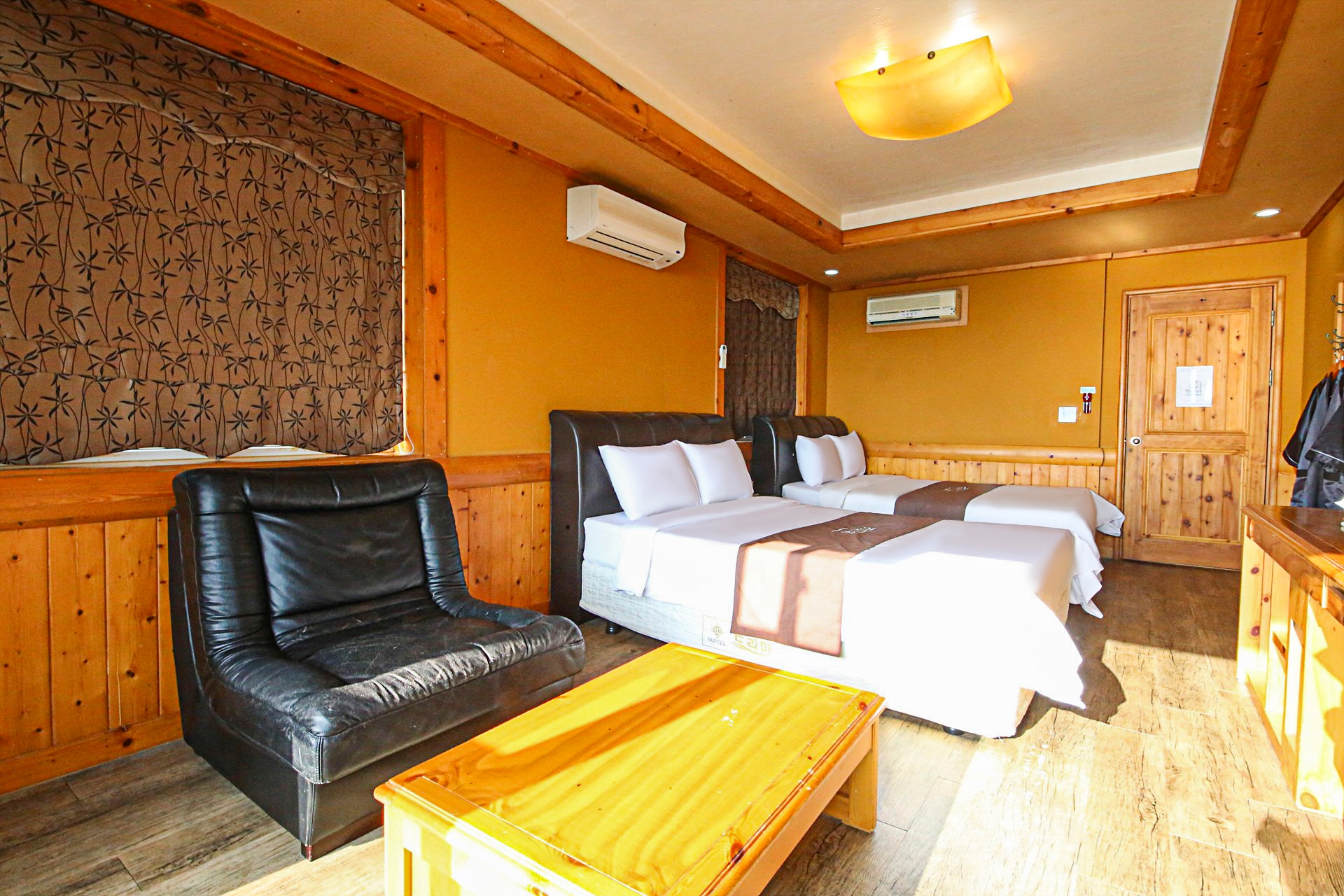 패밀리 트윈(조식포함,트윈,더블+더블