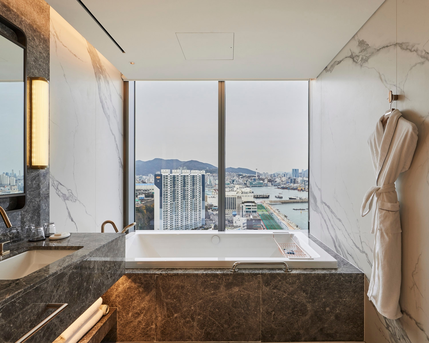 코너스위트 킹