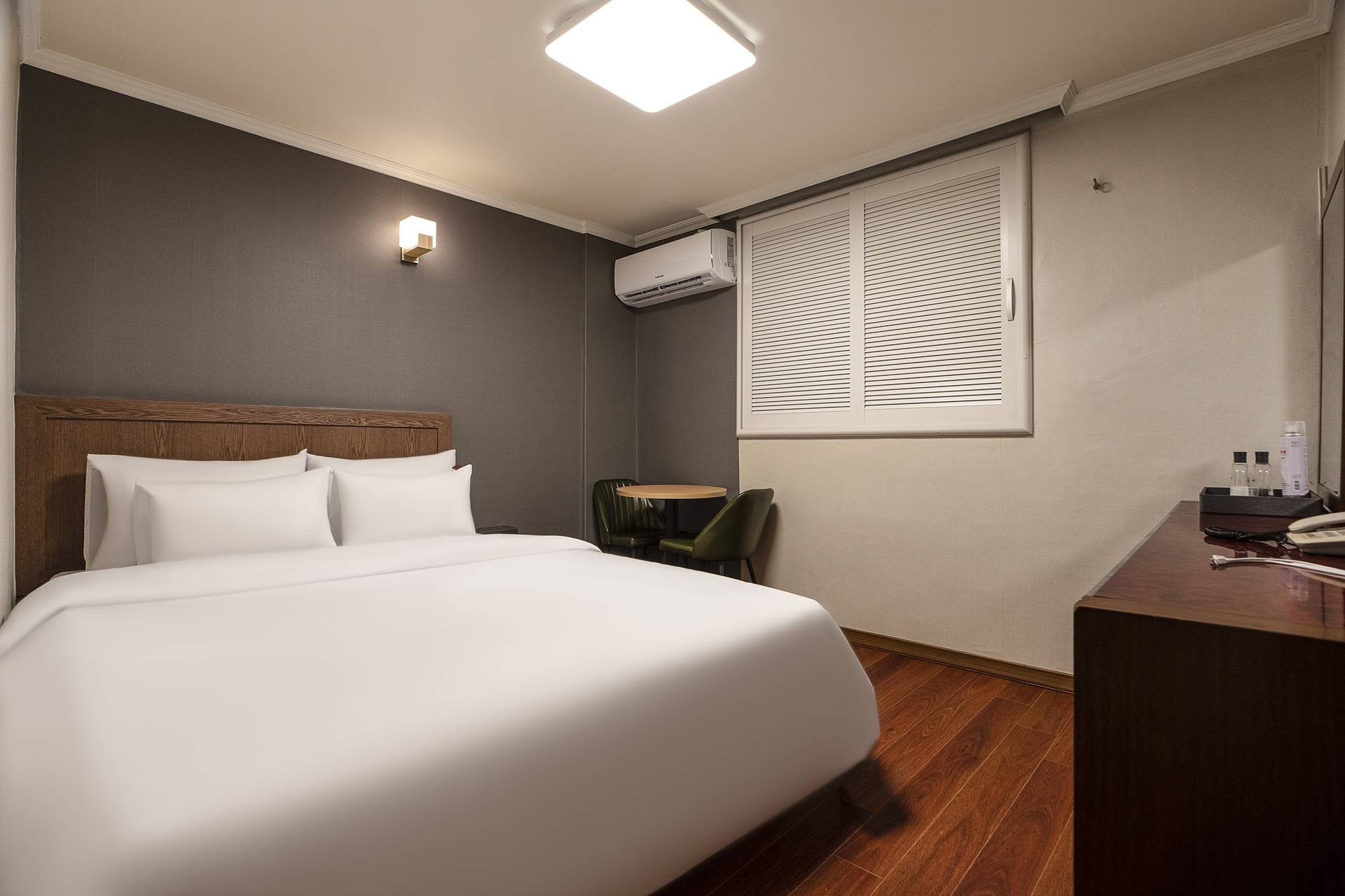 일반(차량이용,금연룸,스마트TV,넷플